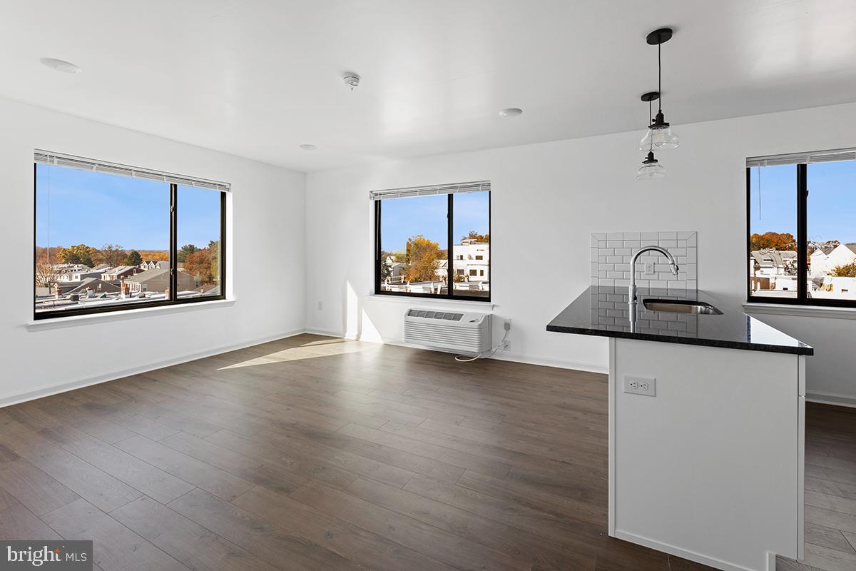 ROXBOROUGH - Residential Lease