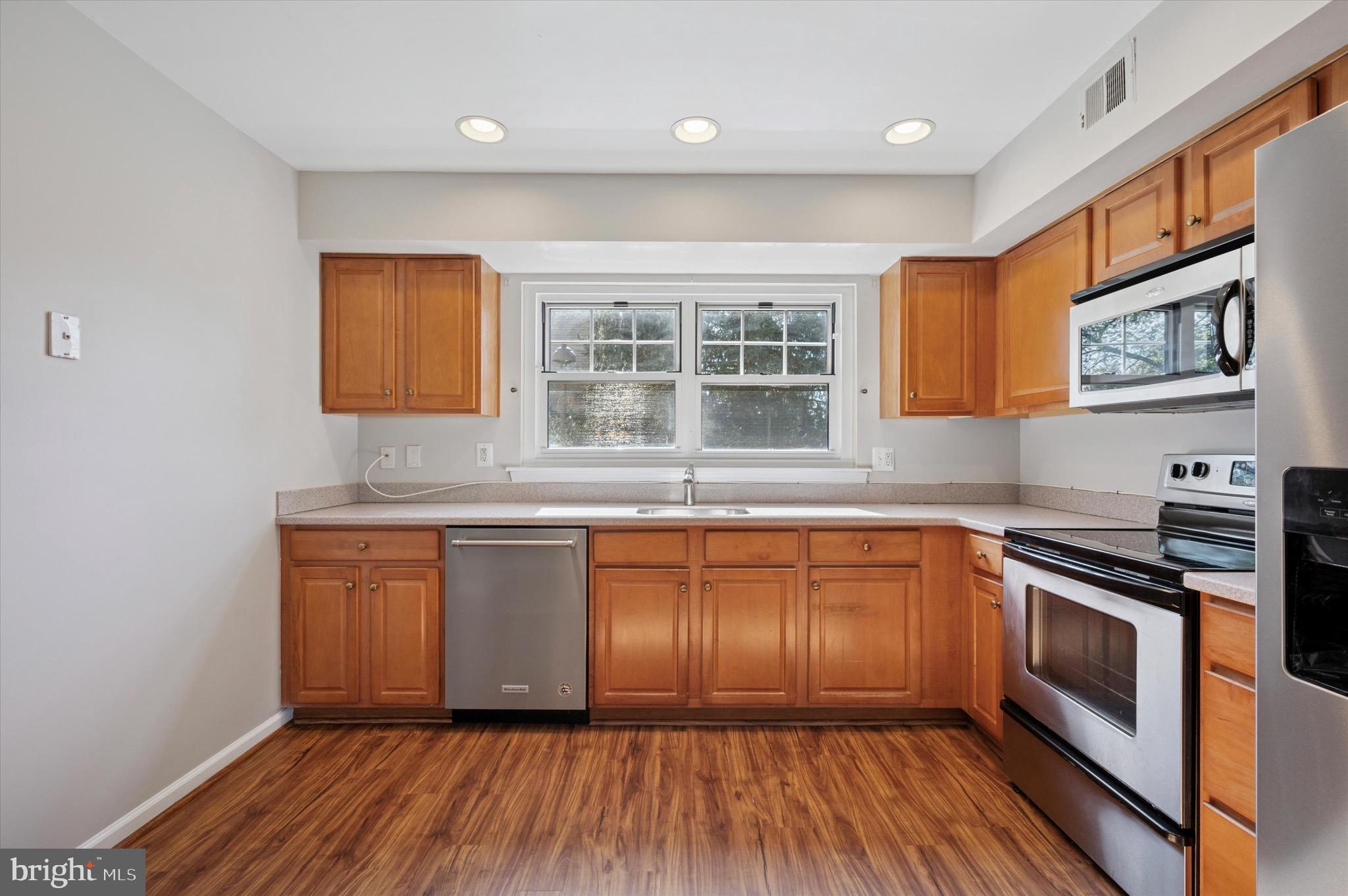 OXFORD OF BLUE BELL - Residential