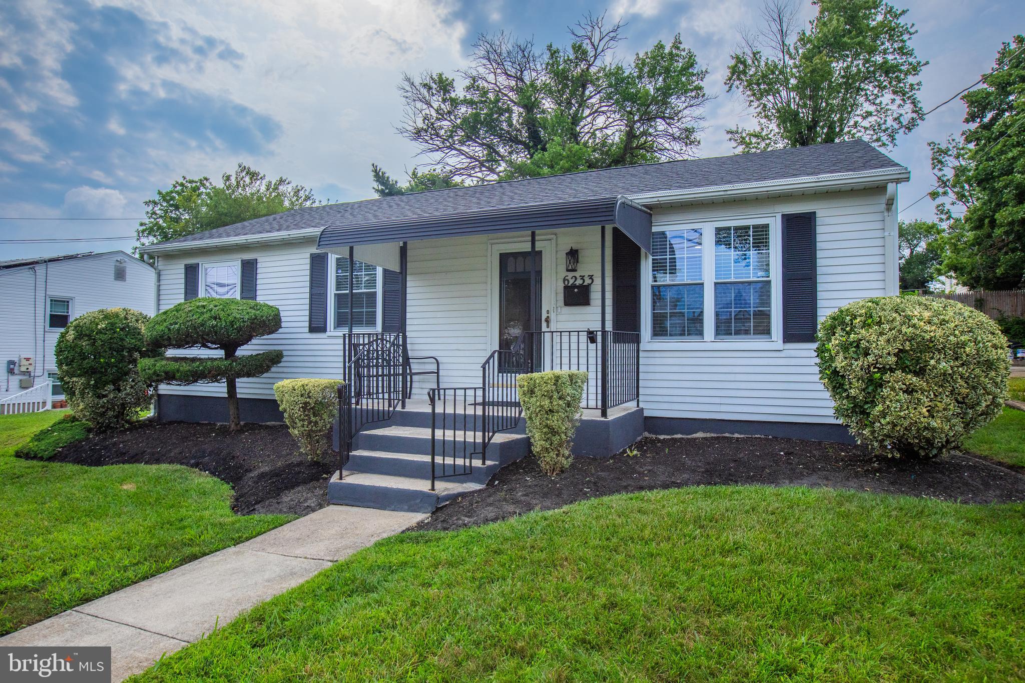 6233 MAGNOLIA AVENUE