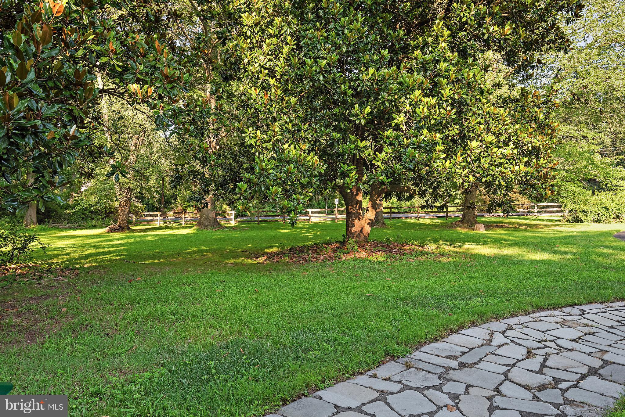 DIXON ESTATES - Residential