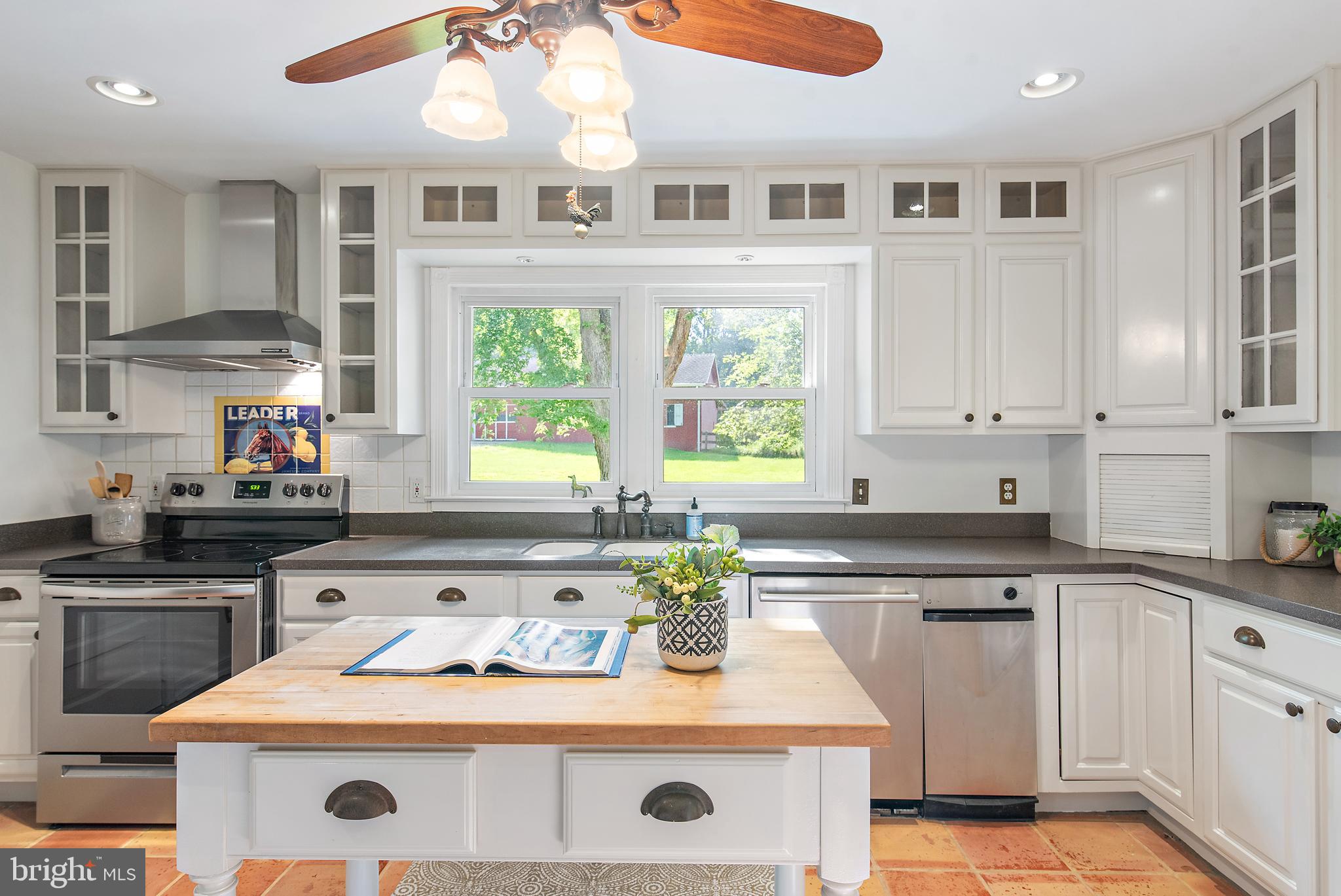 DIXON ESTATES - Residential