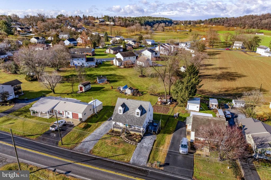 Photo of 633 N Farmersville Road, EPHRATA, PA 17522 (MLS # PALA2082138)