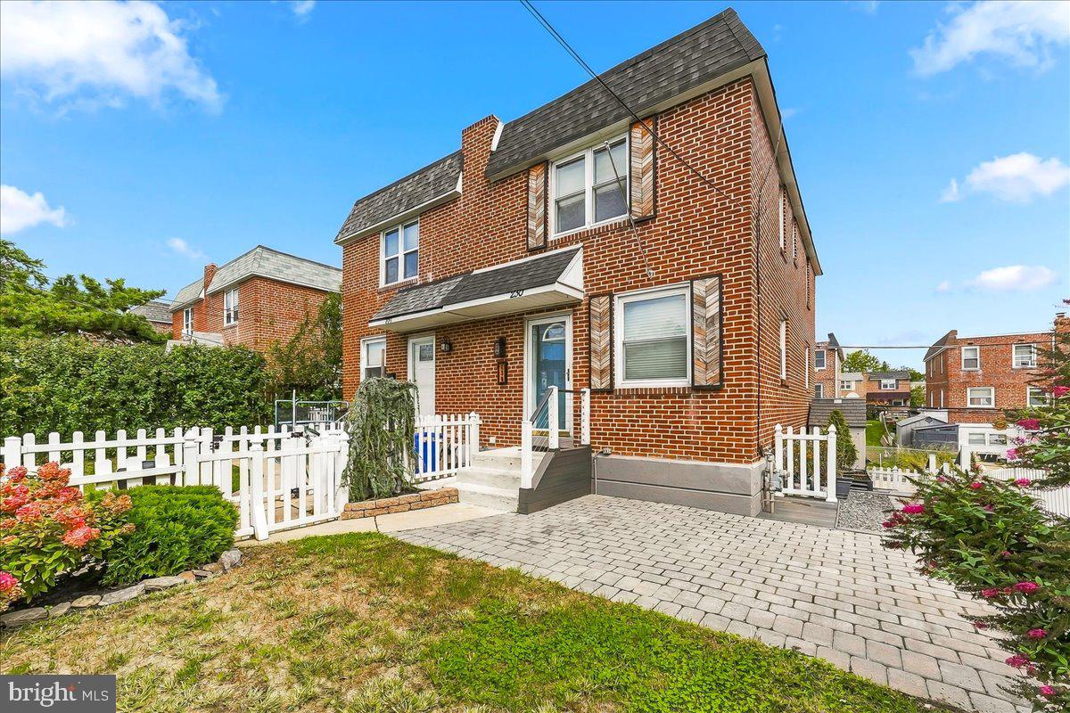 230 E LYNN ROAD