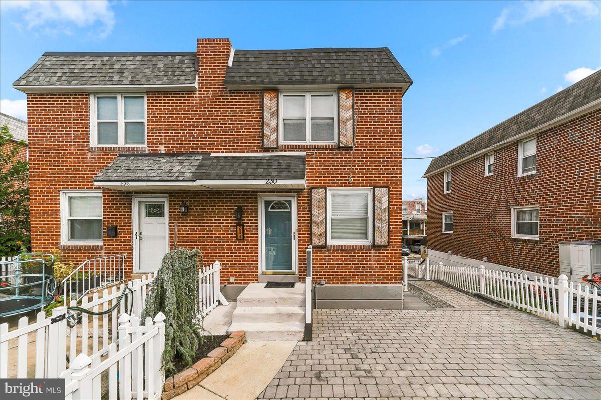 230 E LYNN ROAD