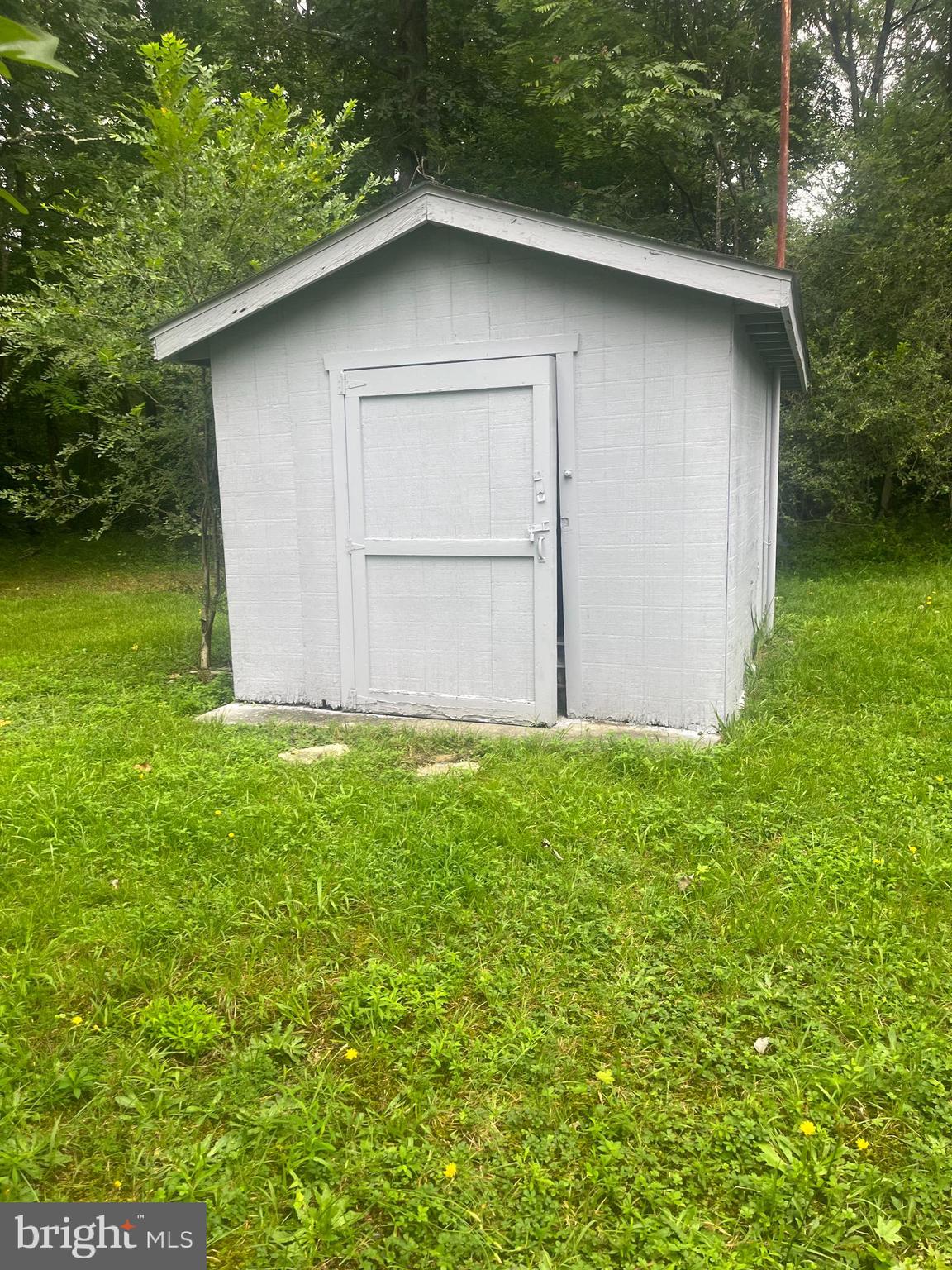 1267 N EAST BOULEVARD SITE 132M