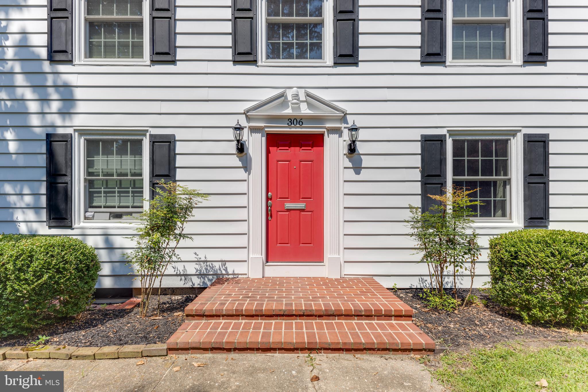 306 S 2ND STREET