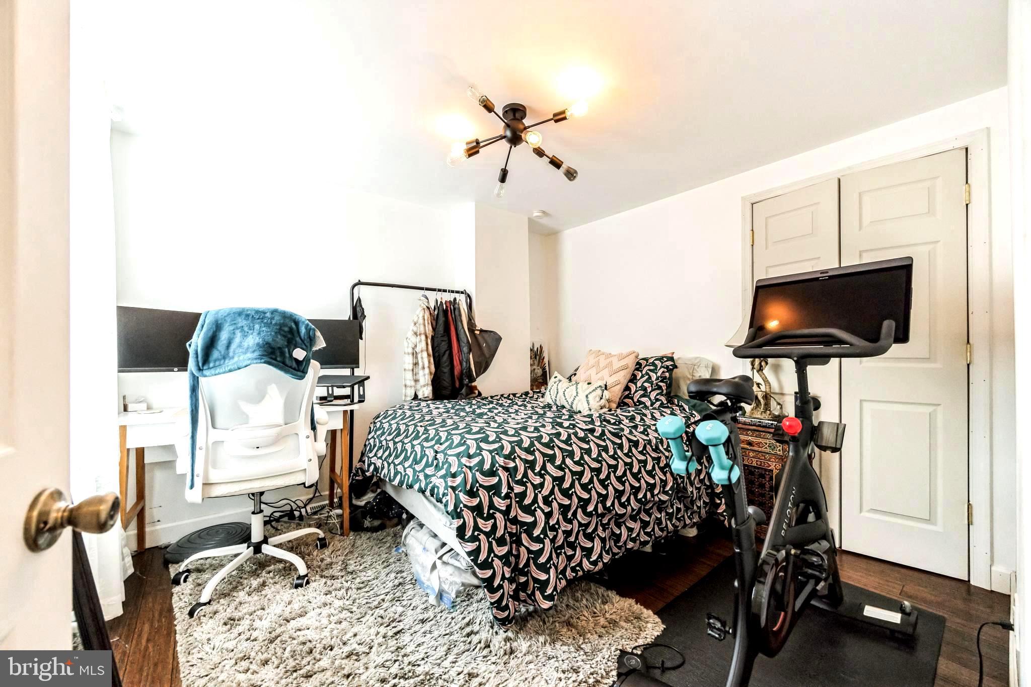 POINT BREEZE - Residential Lease