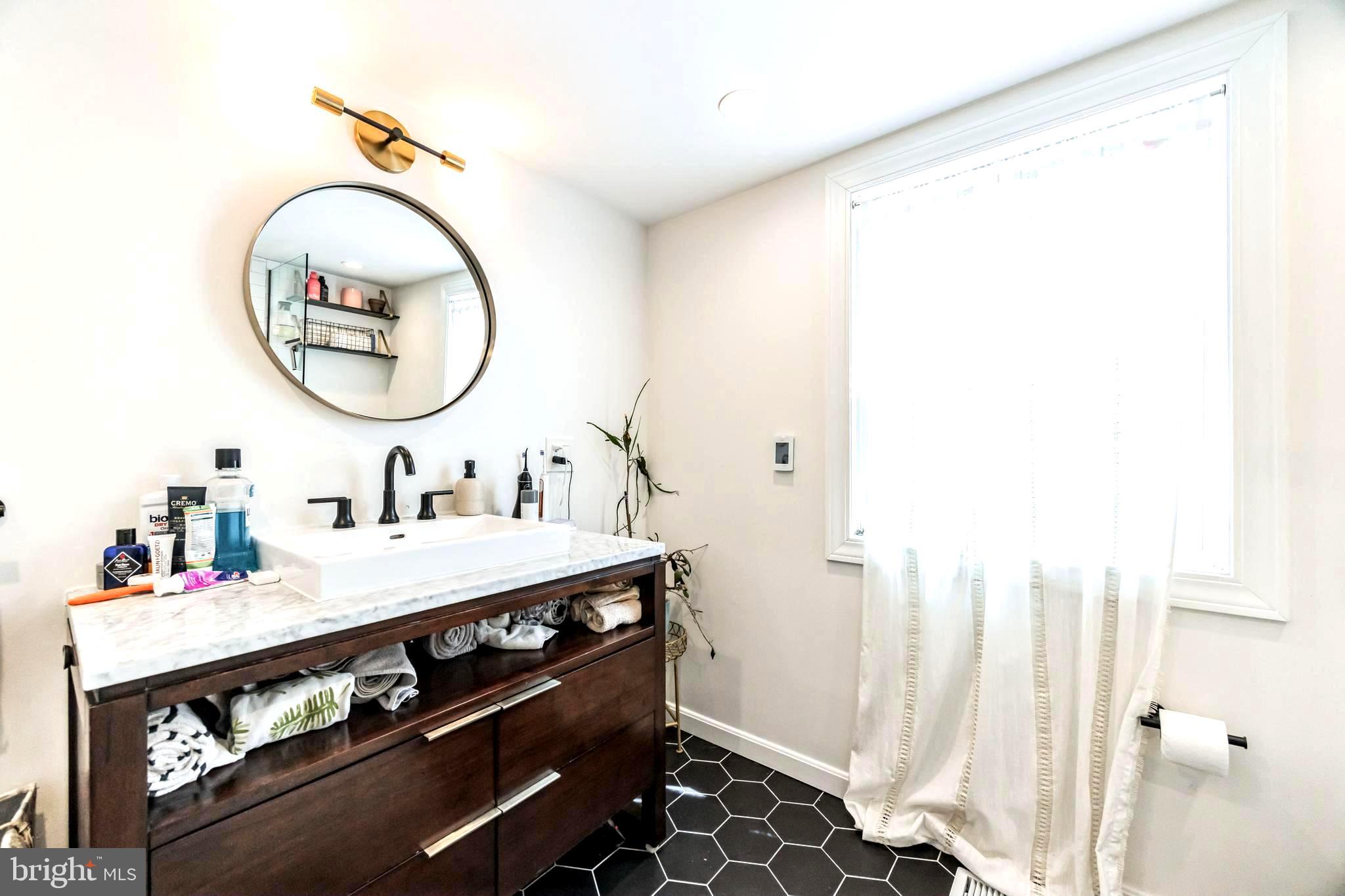 POINT BREEZE - Residential Lease