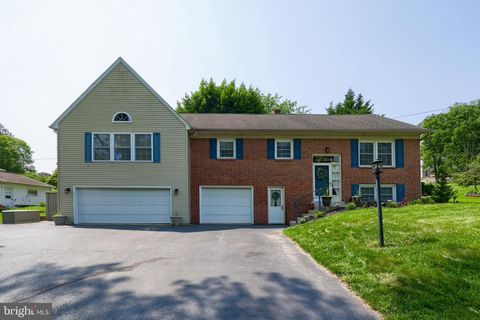Photo of 2904 Spring Valley Road, LANCASTER, PA 17601 (MLS # PALA2070920)