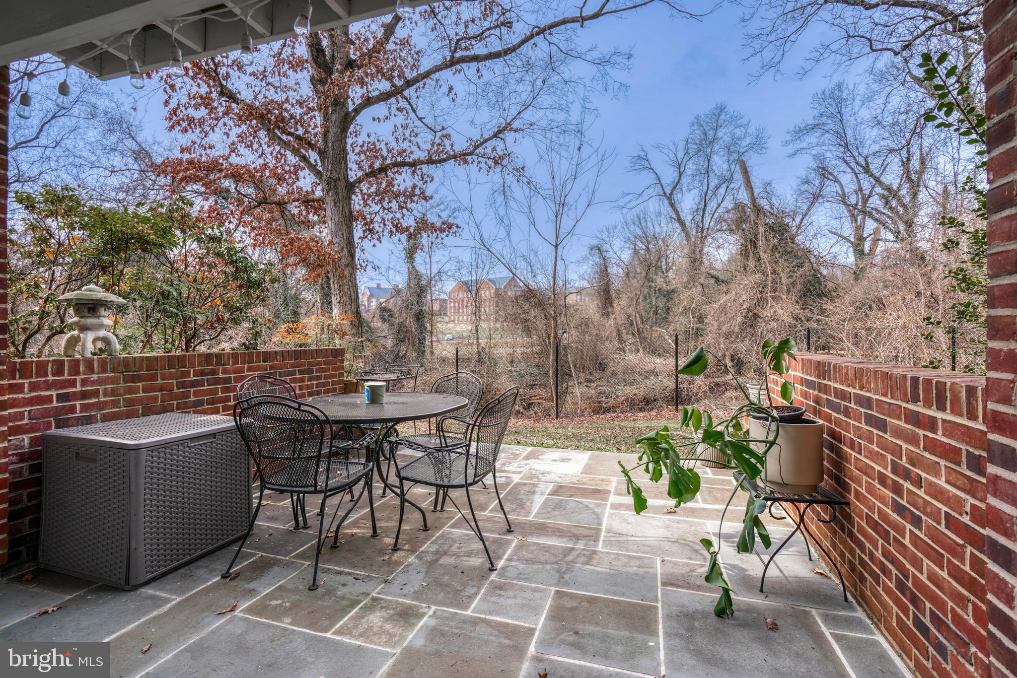 HOMELAND SOUTHWAY - Residential