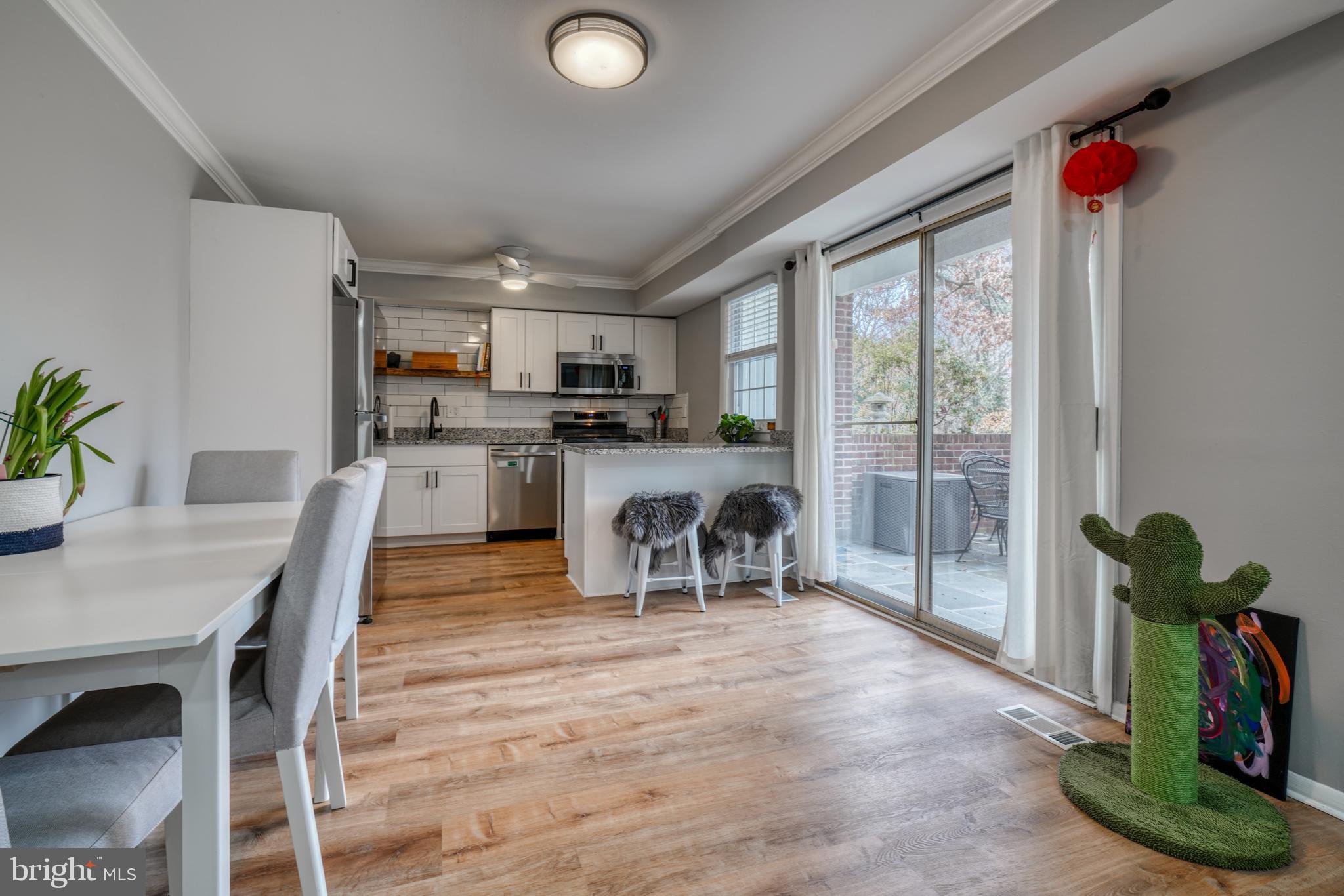 HOMELAND SOUTHWAY - Residential