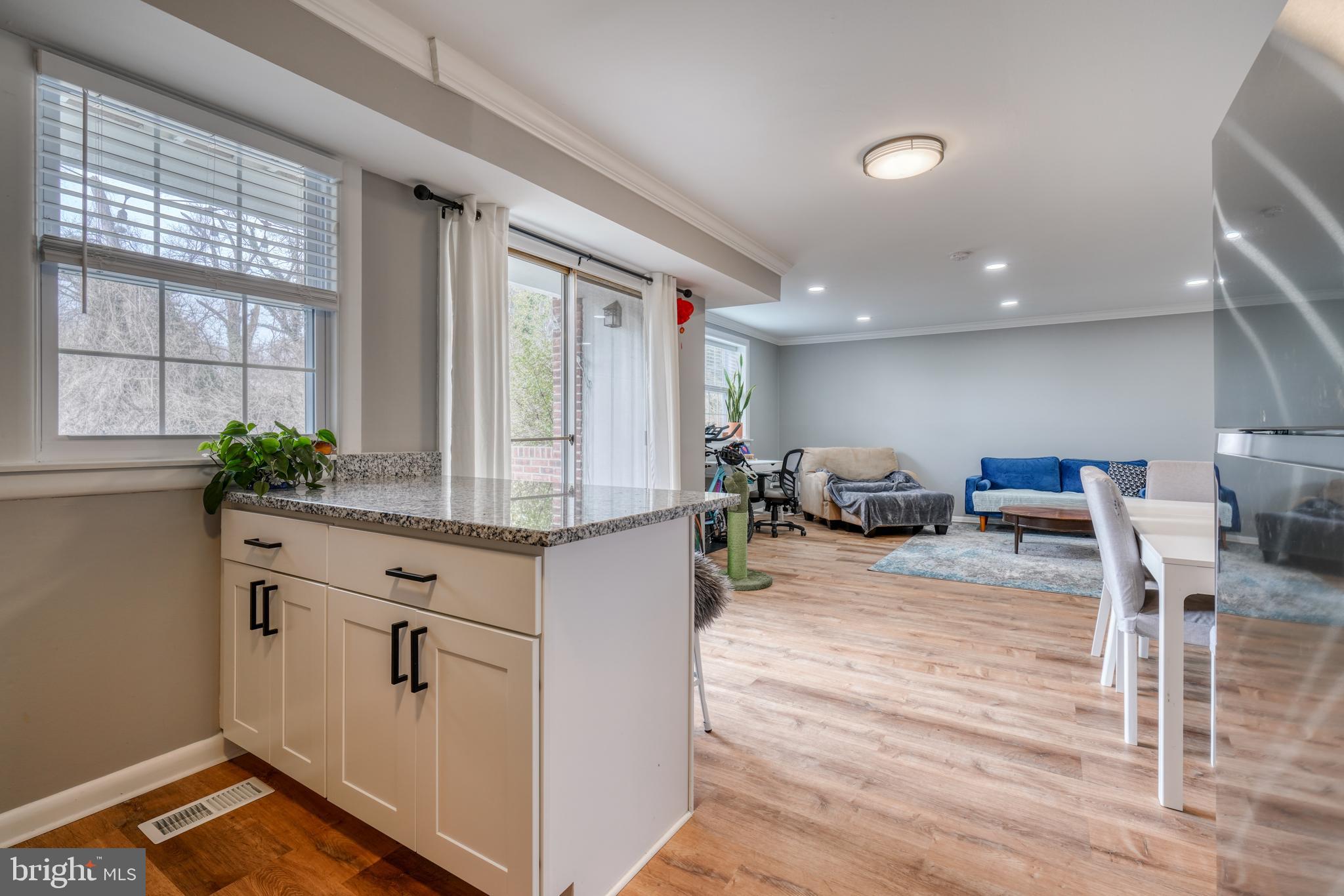 HOMELAND SOUTHWAY - Residential