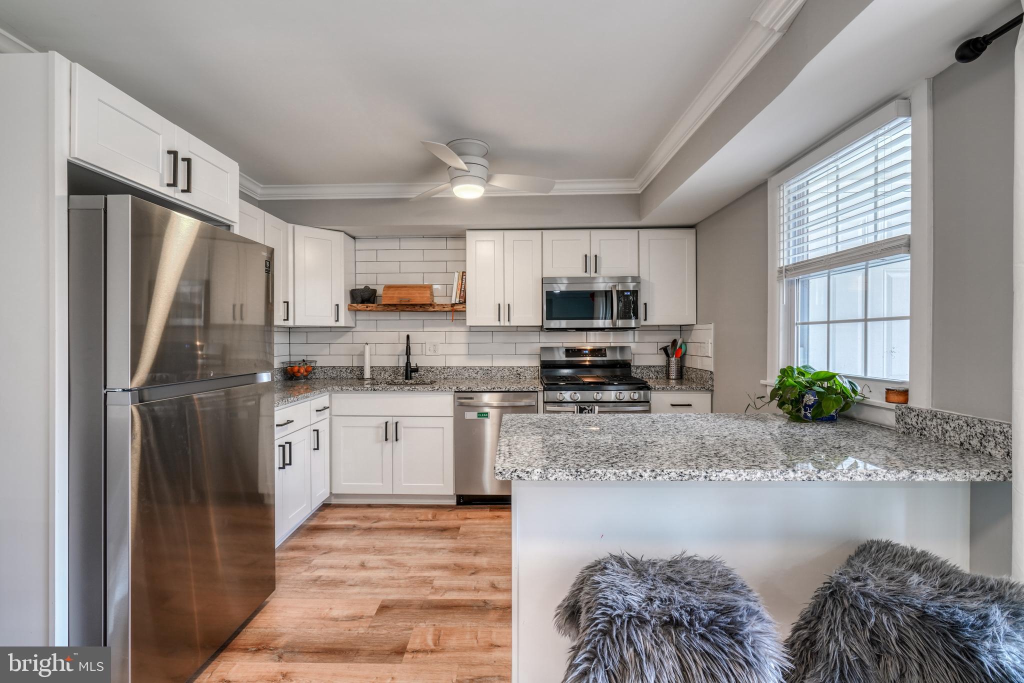 HOMELAND SOUTHWAY - Residential