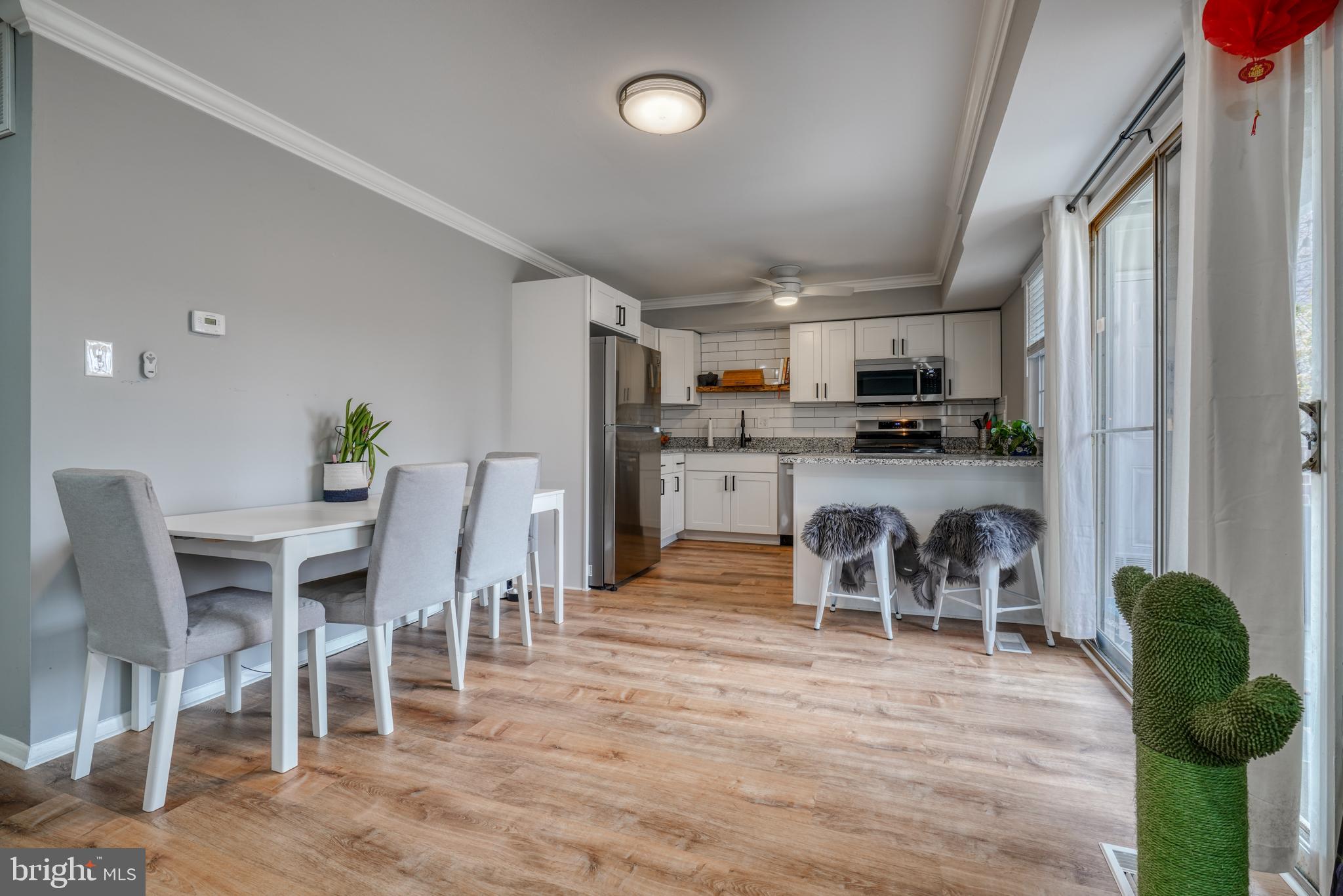 HOMELAND SOUTHWAY - Residential