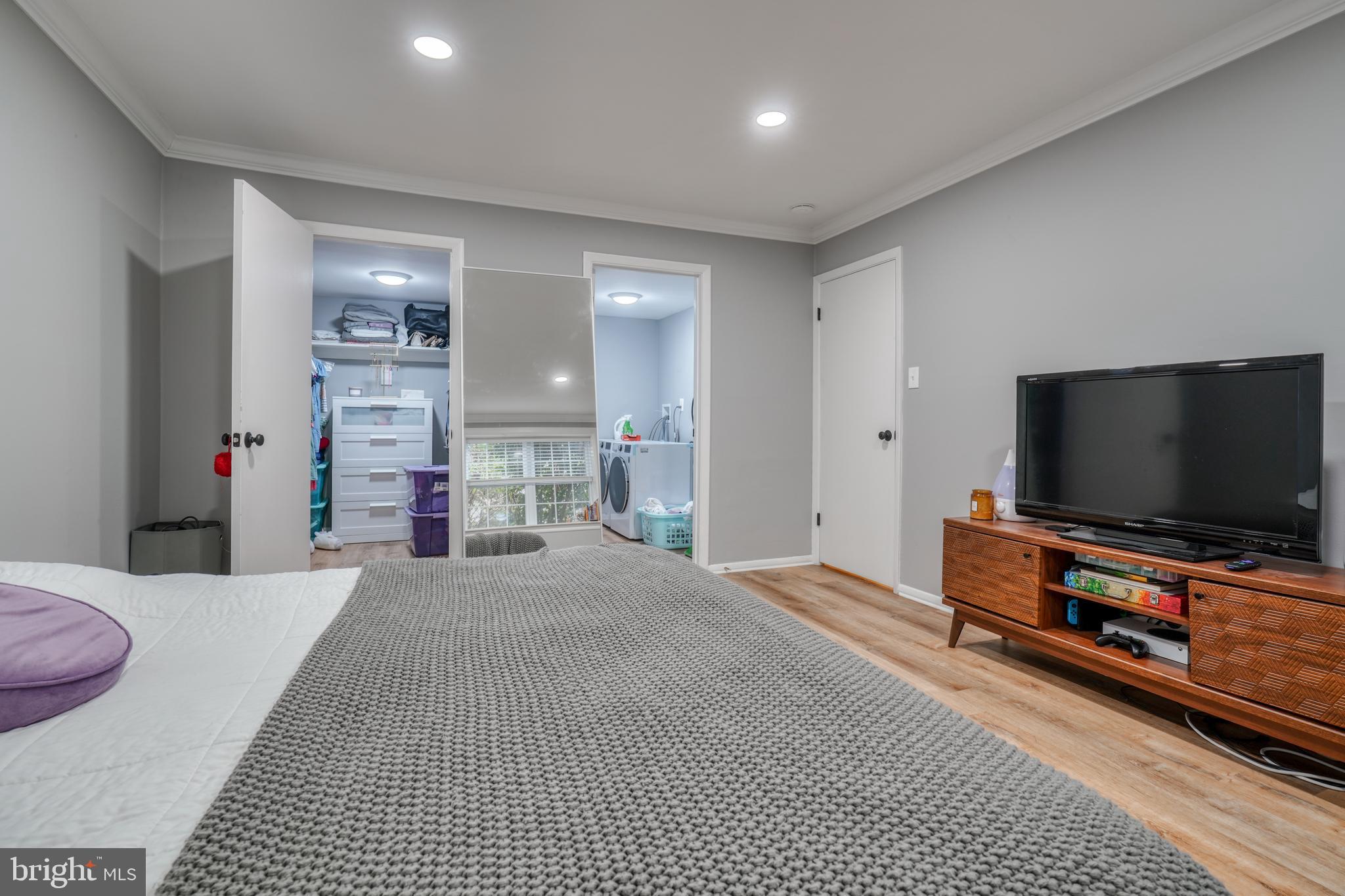 HOMELAND SOUTHWAY - Residential