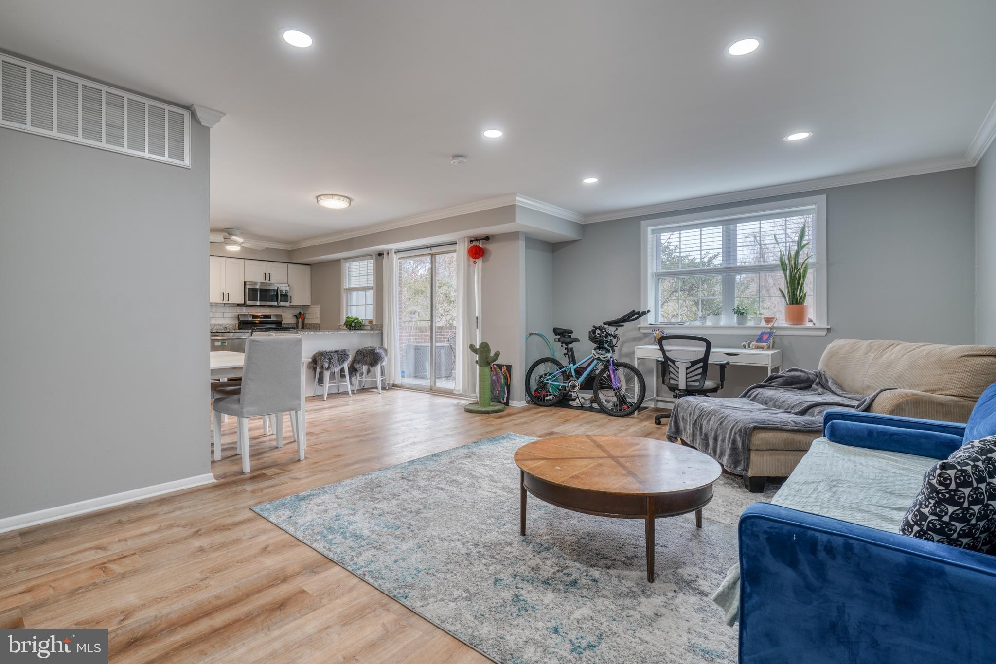 HOMELAND SOUTHWAY - Residential