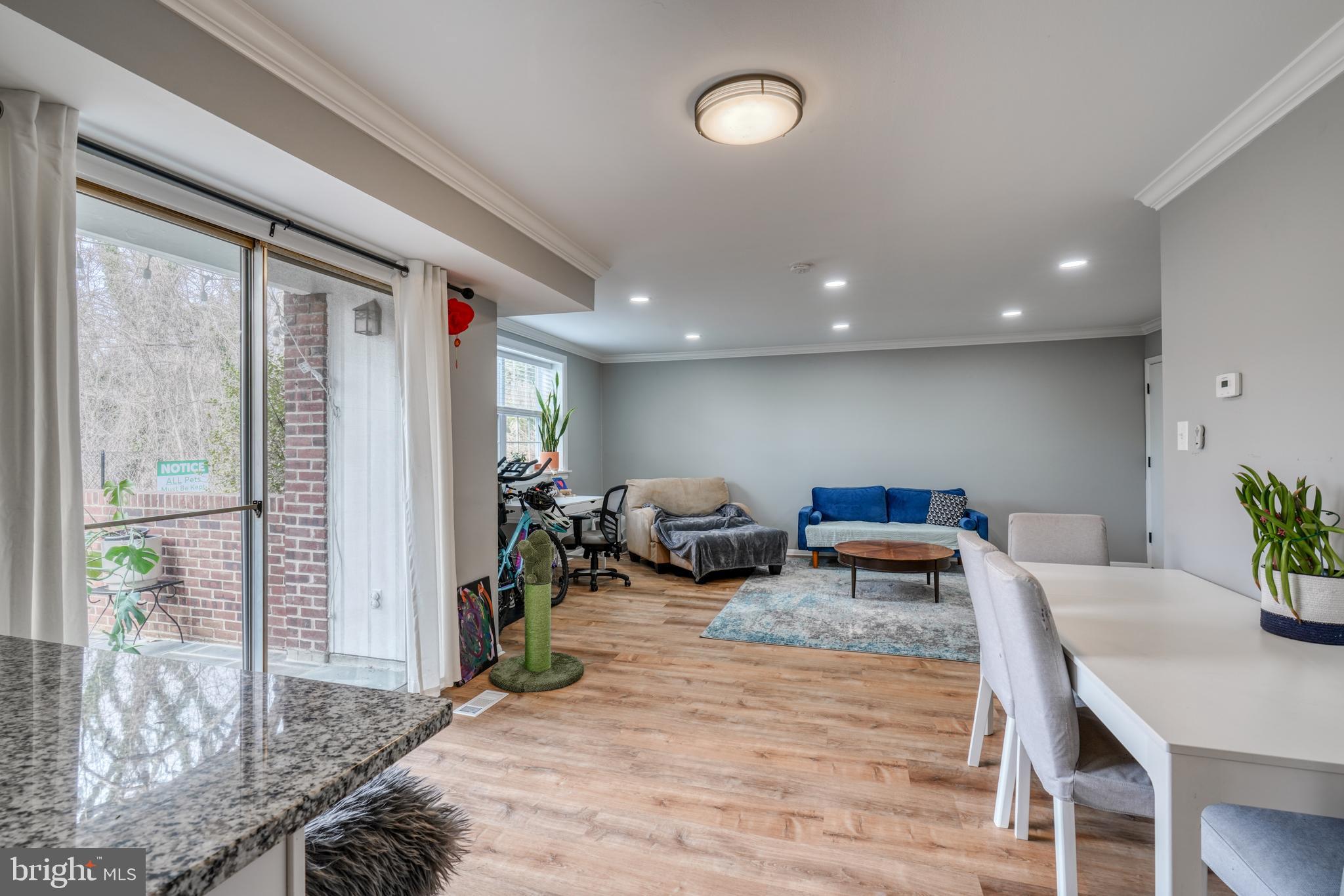 HOMELAND SOUTHWAY - Residential