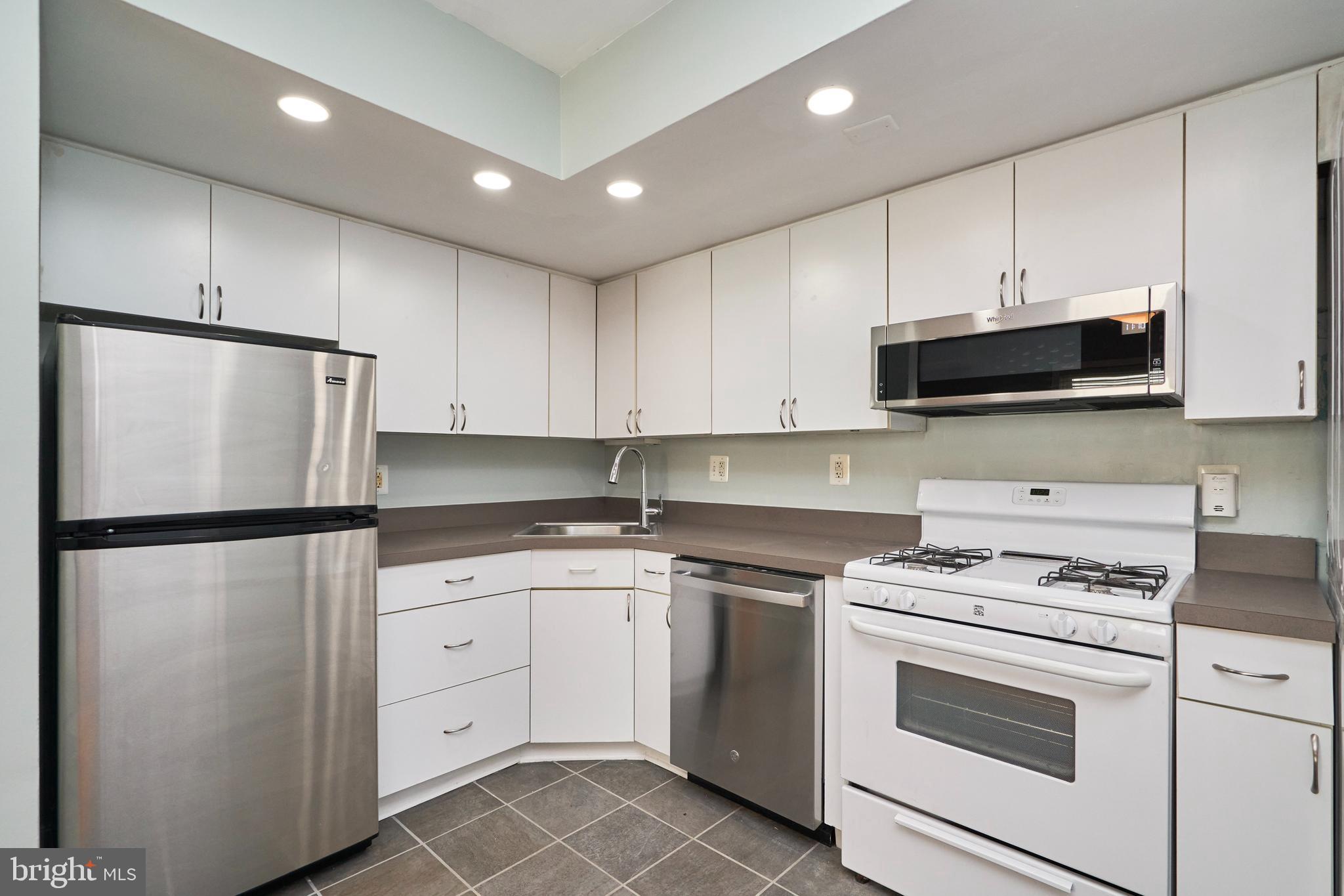 ST ELMO - Residential Lease