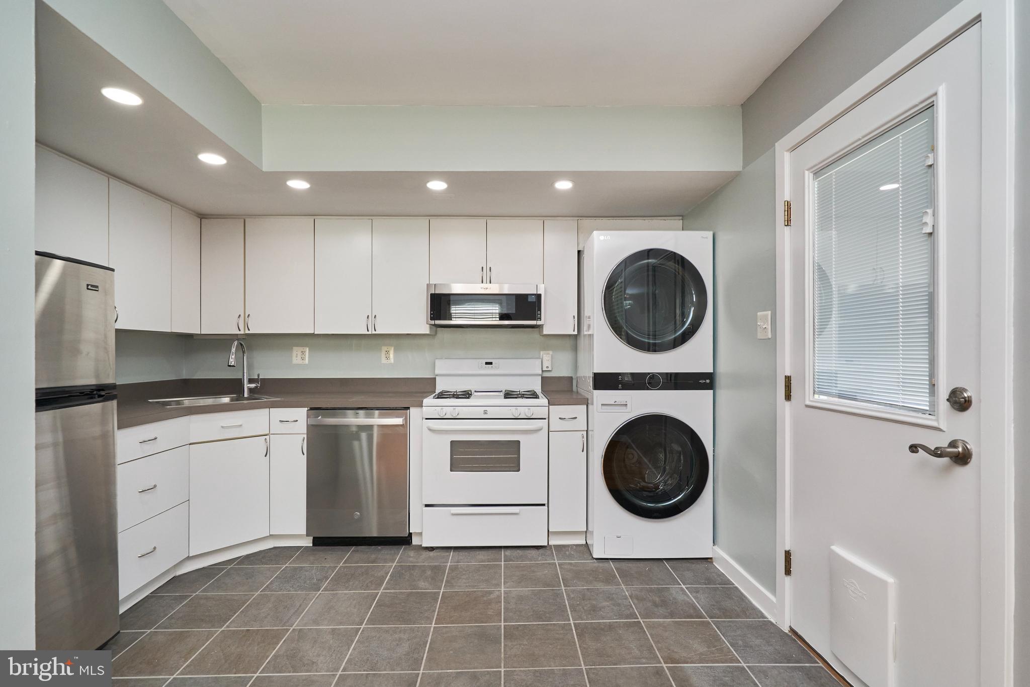 ST ELMO - Residential Lease