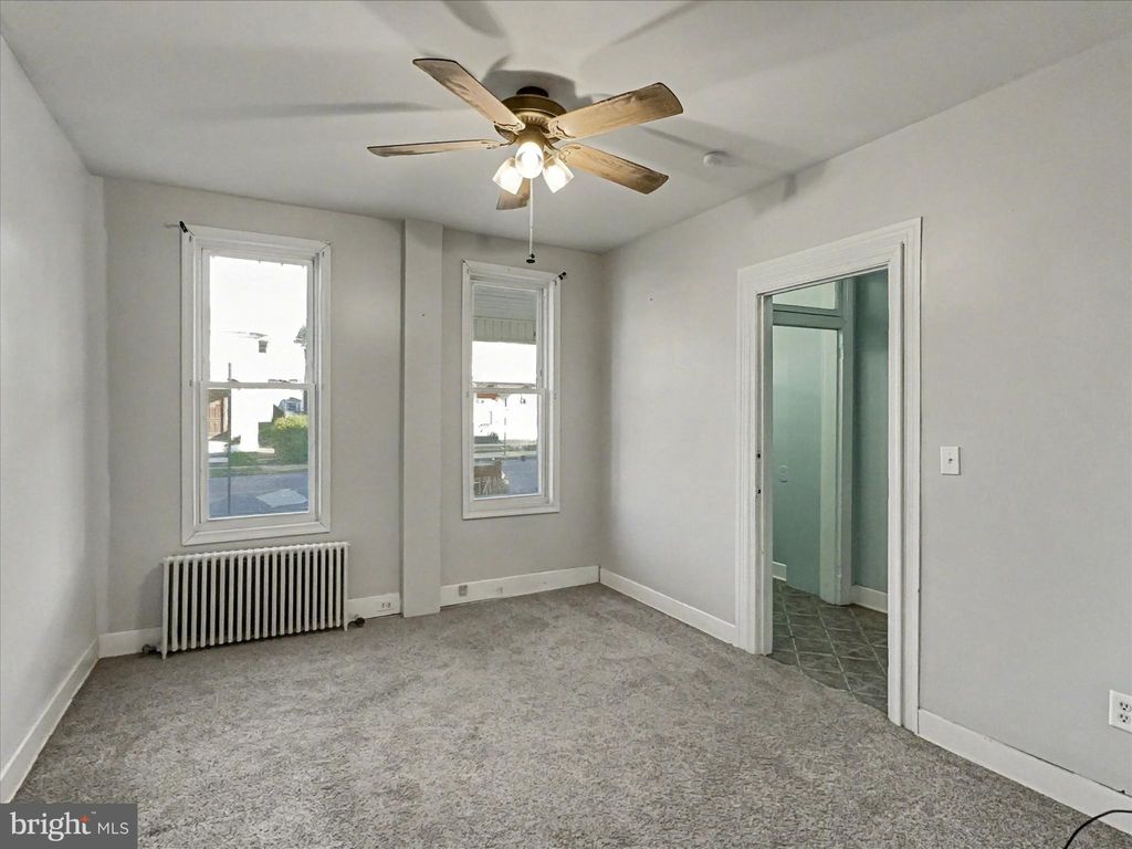 Photo of 292 W Cottage Place, YORK, PA 17401 (MLS # PAYK2092282)