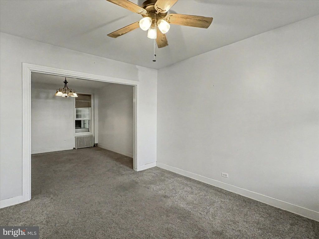 Photo of 292 W Cottage Place, YORK, PA 17401 (MLS # PAYK2092282)
