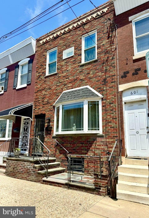 Townhouse For Sale - 603 Morris Street<br/> PHILADELPHIA, PA 19148