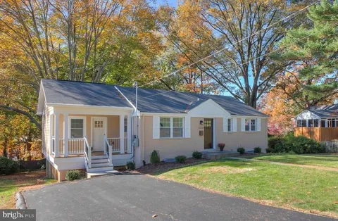 2722 Woodley Place, Falls Church, VA 22046 - #: VAFX2230726