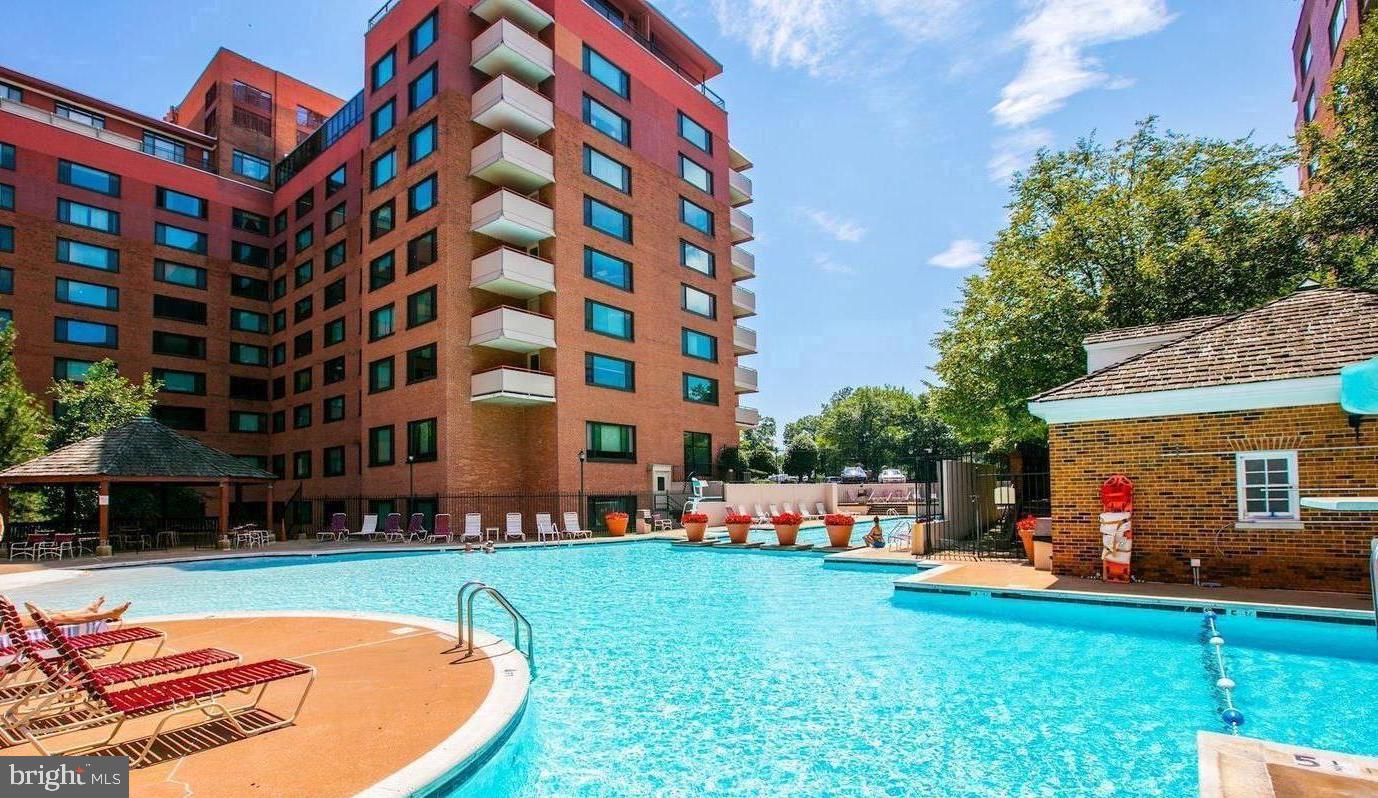 RIVER PLACE WEST - Residential Lease