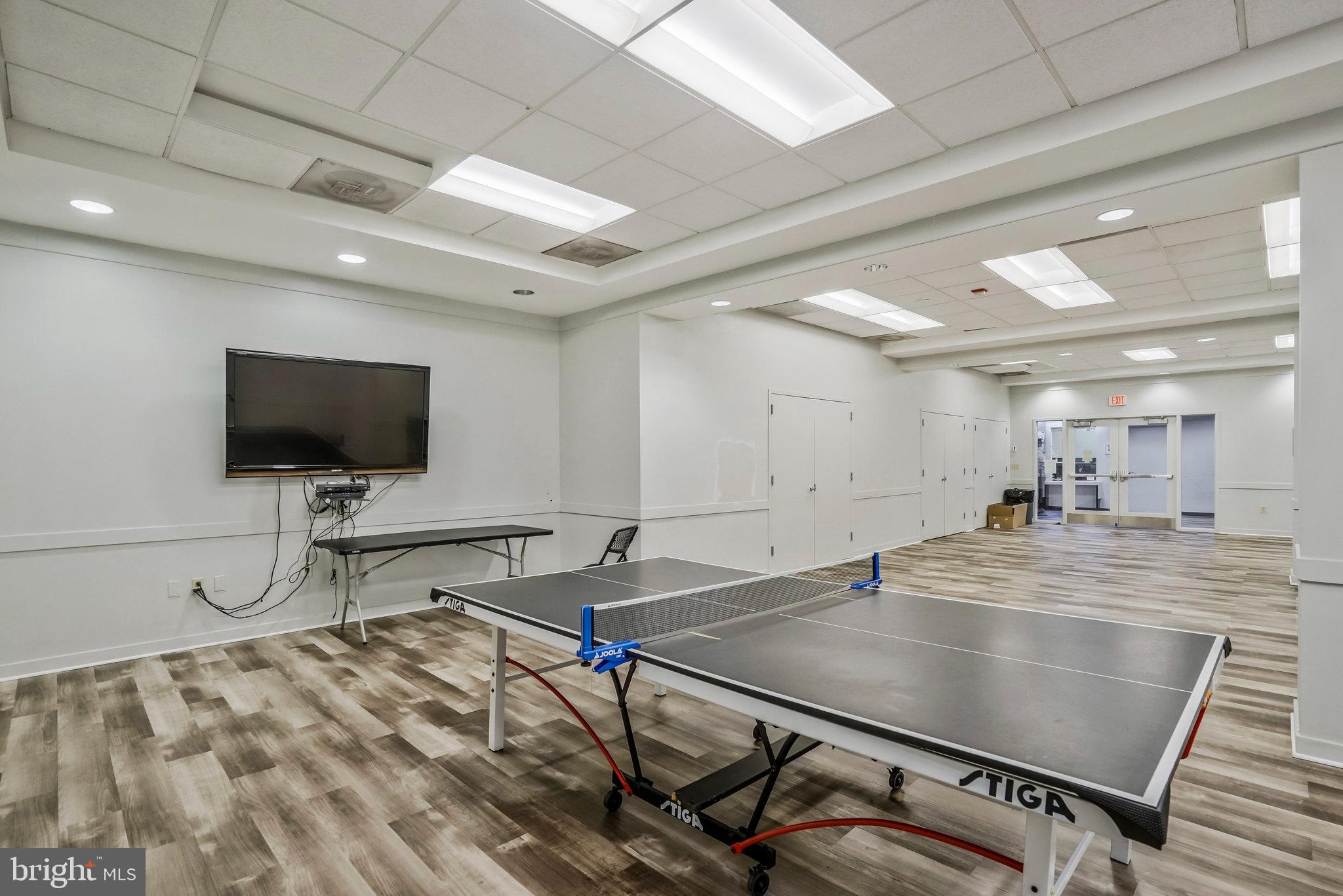 RIVER PLACE WEST - Residential Lease