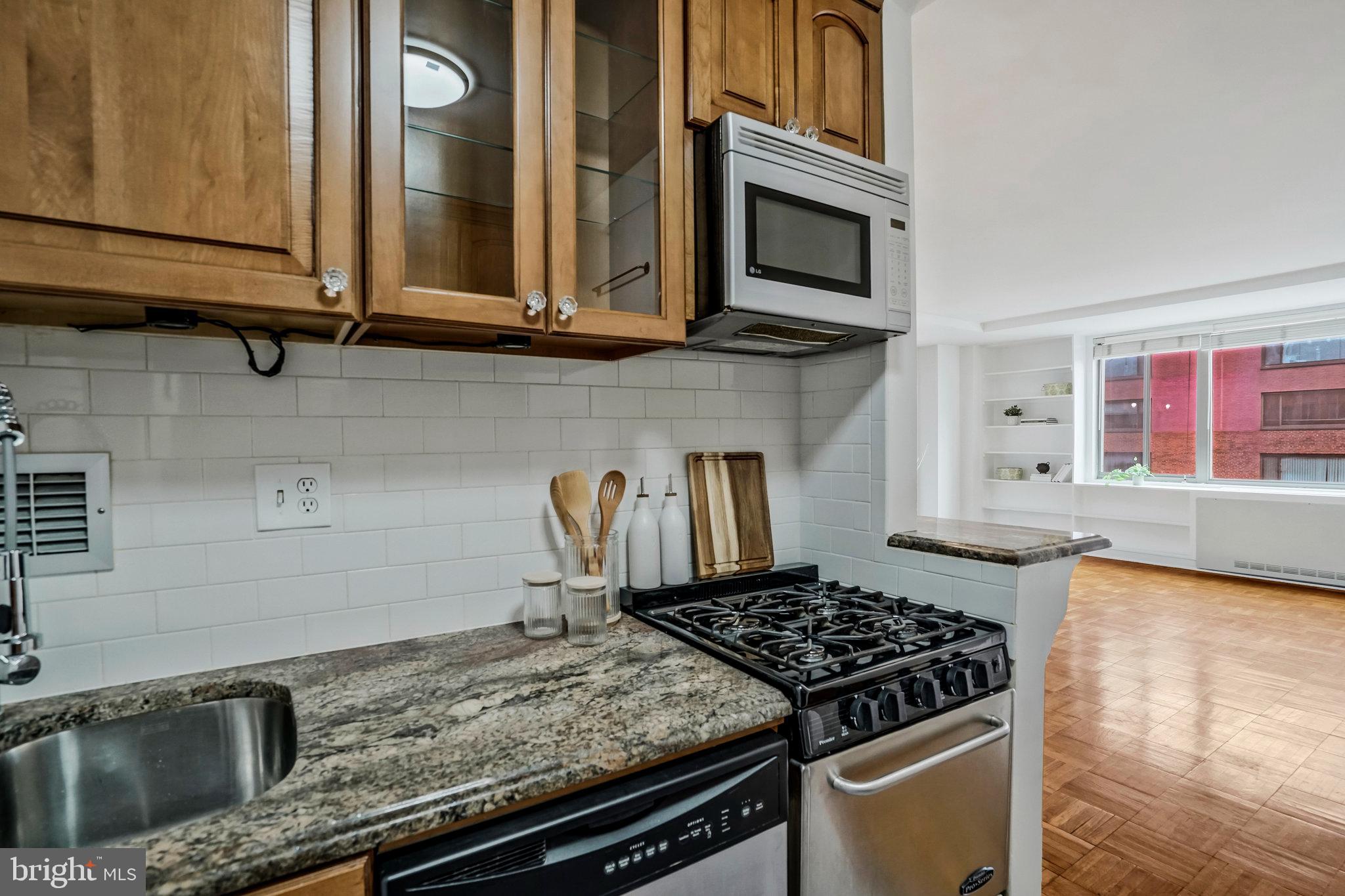 RIVER PLACE WEST - Residential Lease