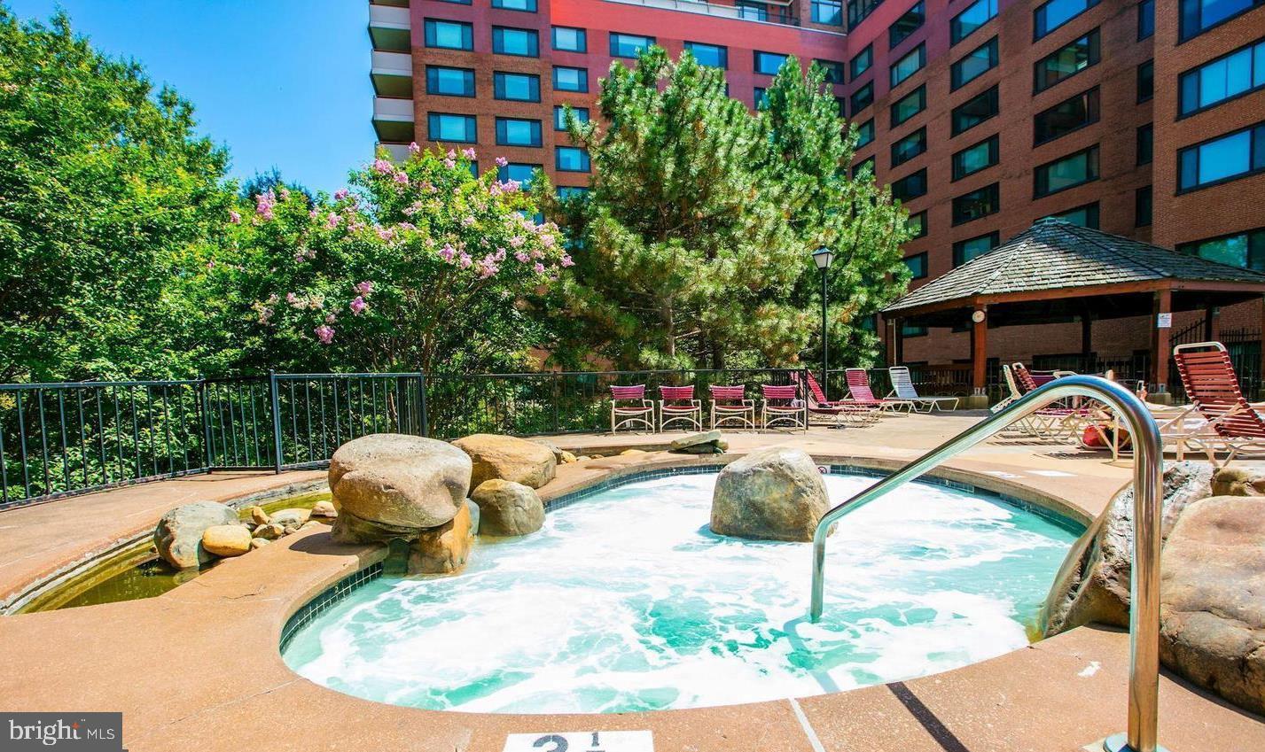 RIVER PLACE WEST - Residential Lease