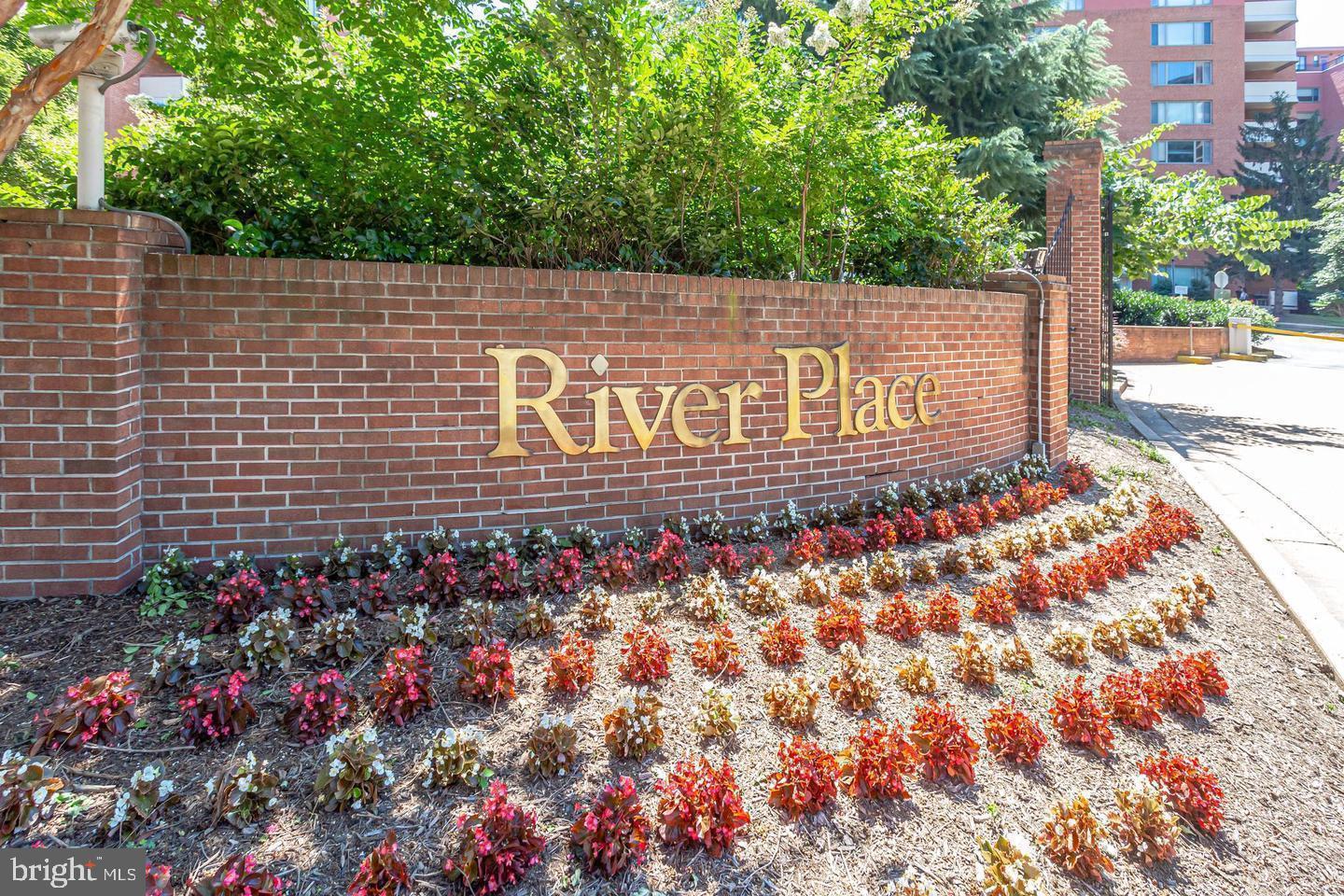 RIVER PLACE WEST - Residential Lease