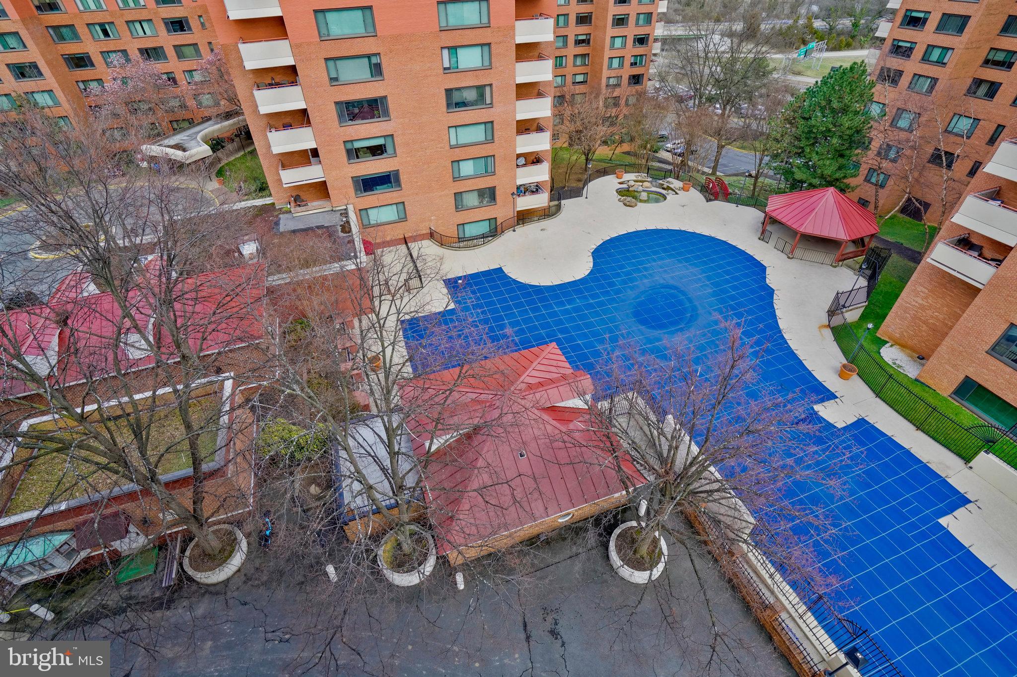 RIVER PLACE WEST - Residential Lease