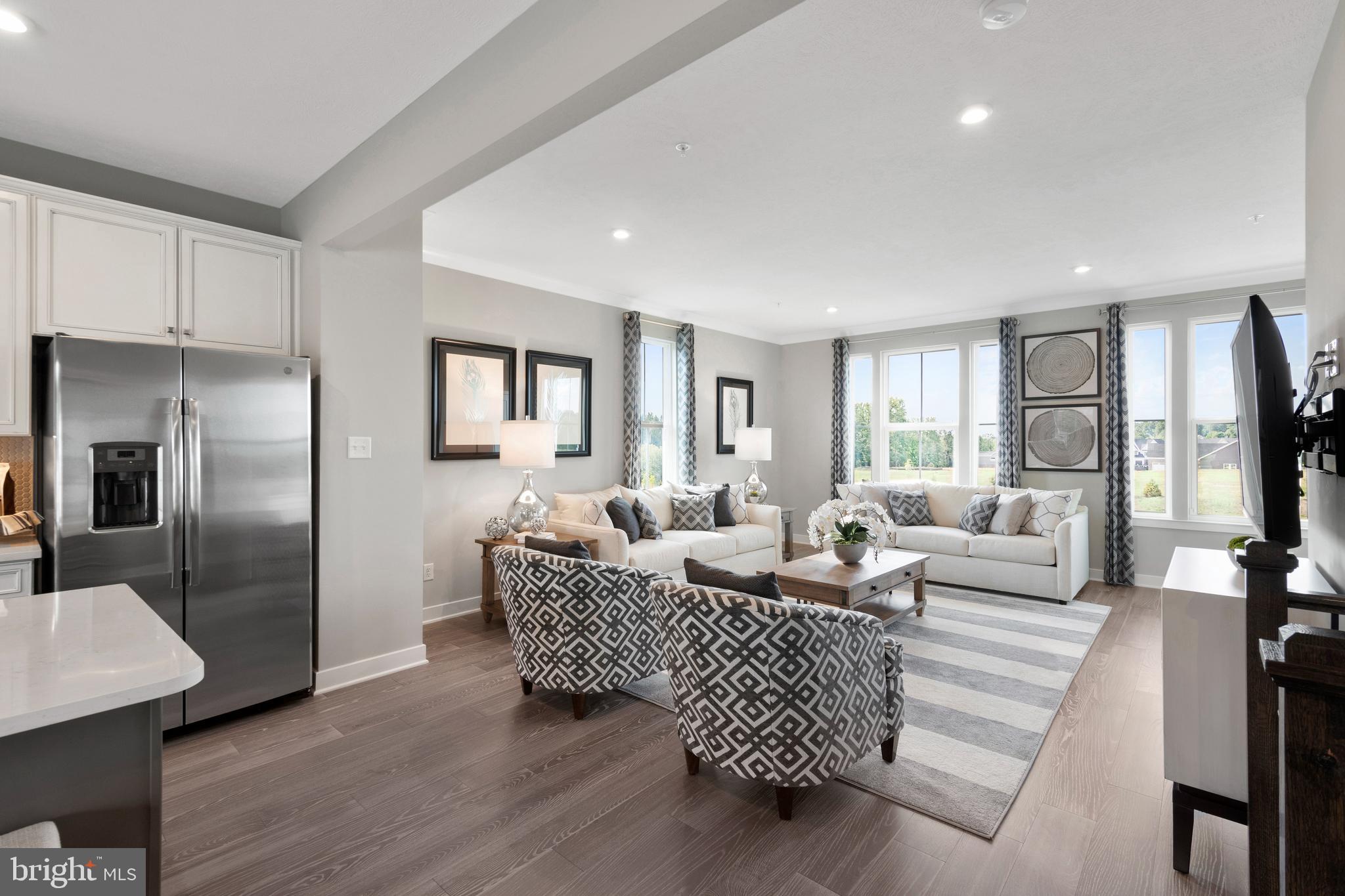 LAKE LINGANORE - Residential