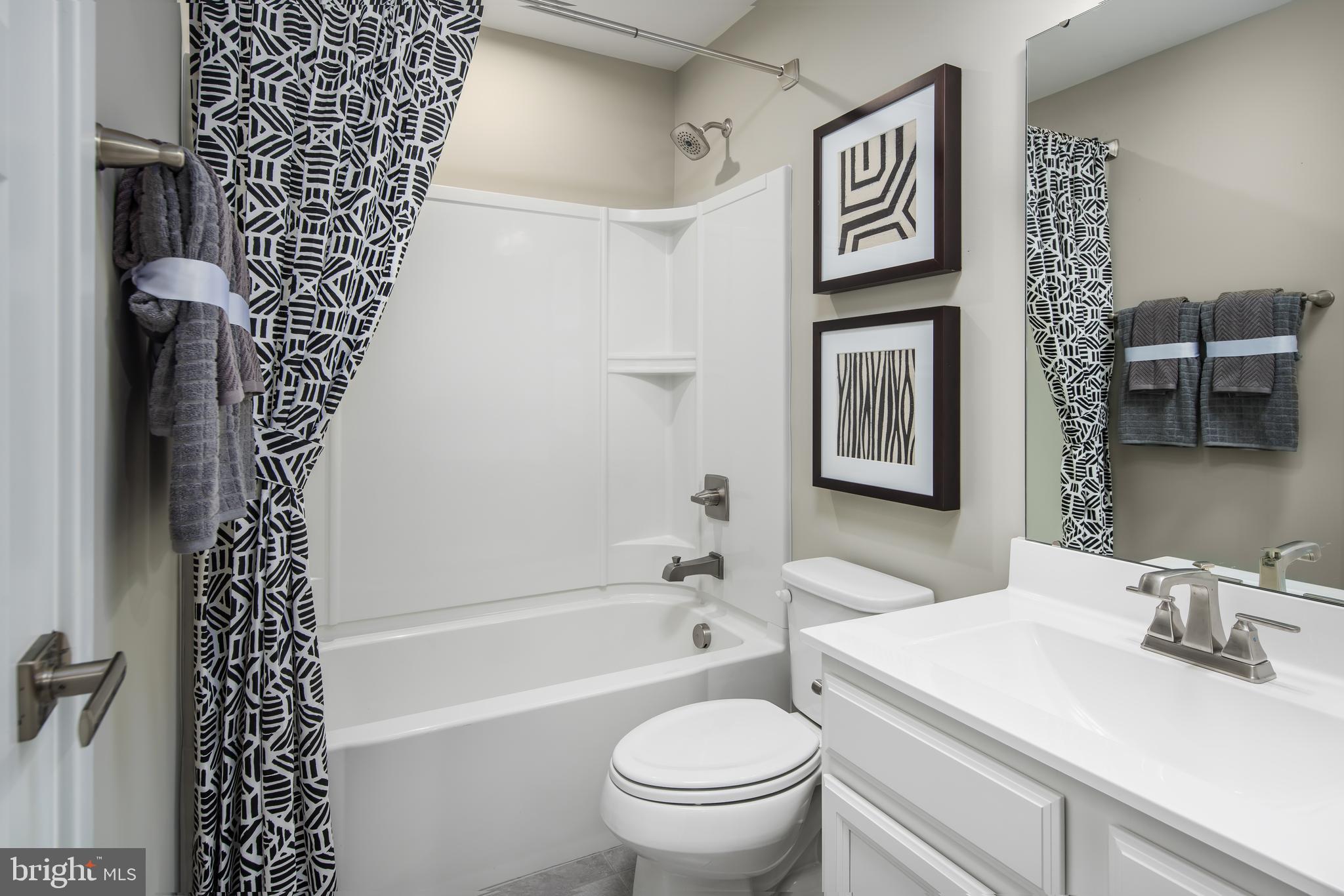 LAKE LINGANORE - Residential