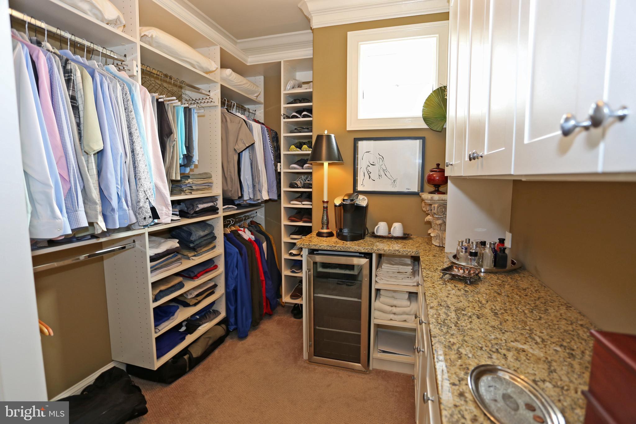 COUNTRY CLUB ESTATES - Residential