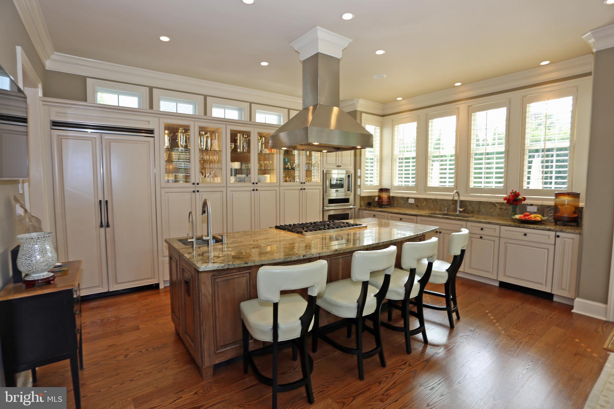 COUNTRY CLUB ESTATES - Residential