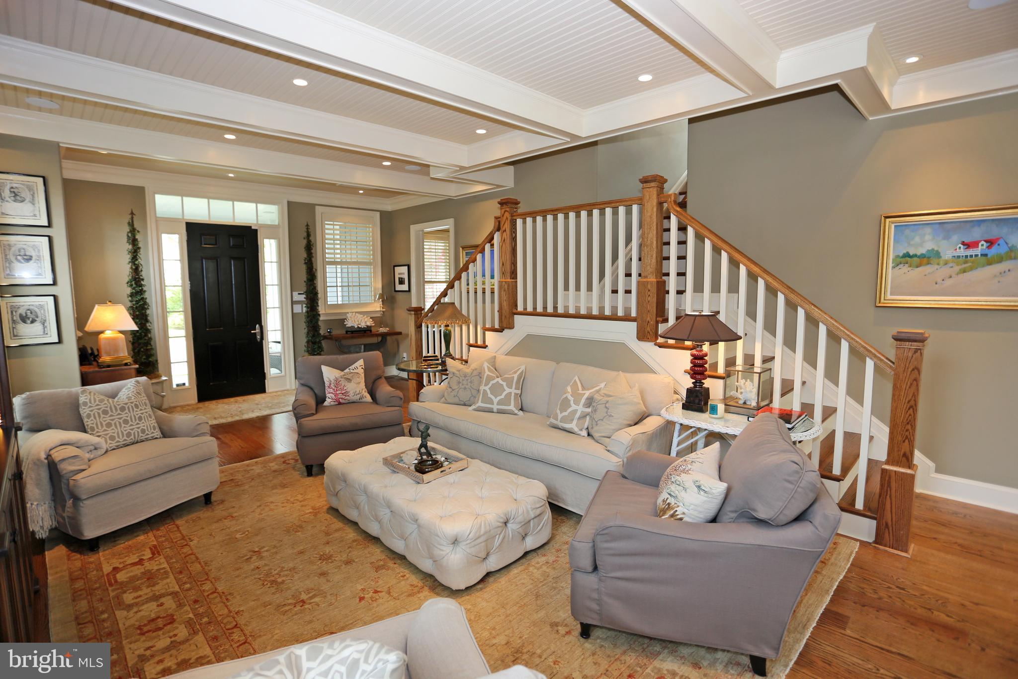 COUNTRY CLUB ESTATES - Residential