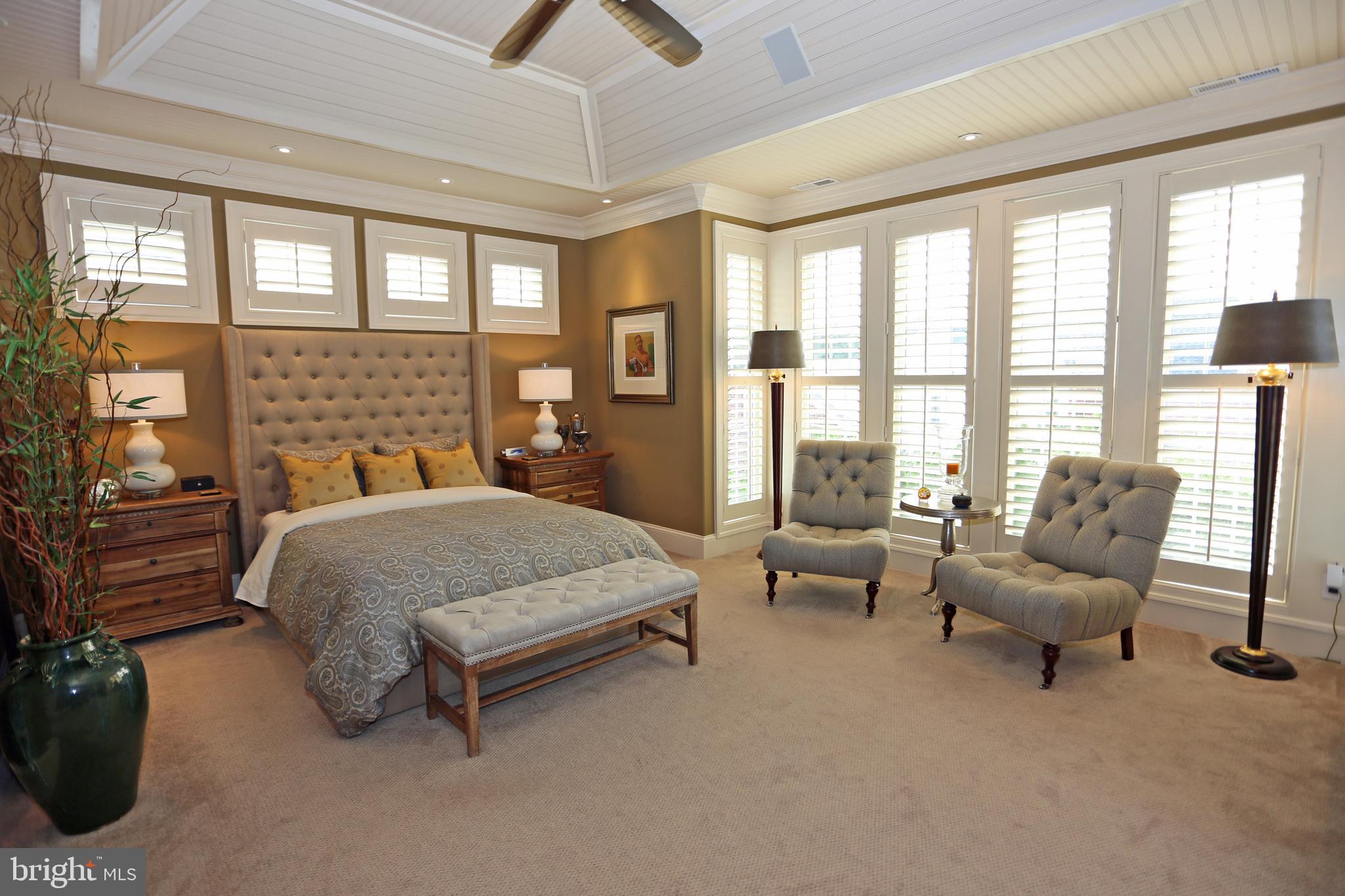 COUNTRY CLUB ESTATES - Residential