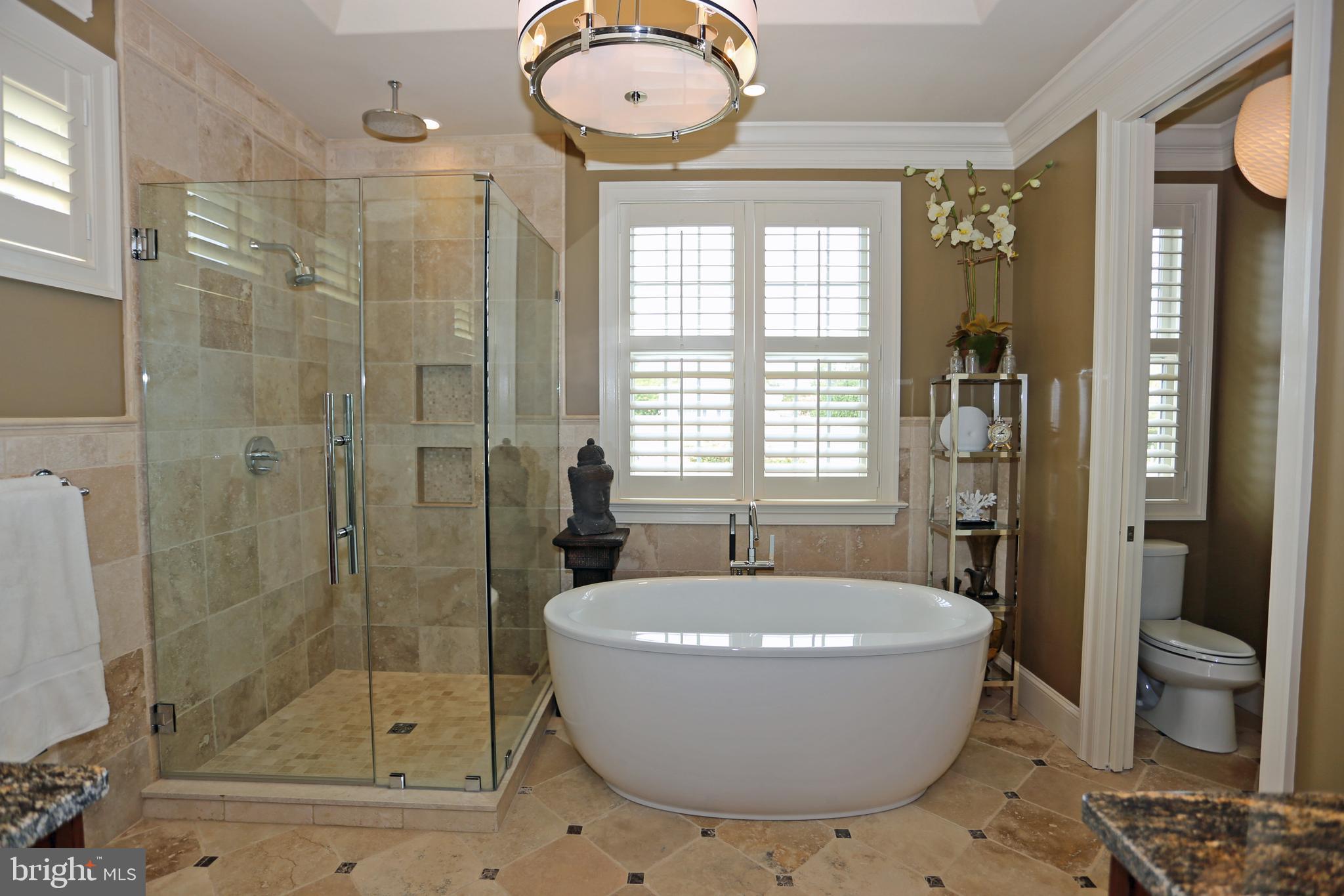 COUNTRY CLUB ESTATES - Residential