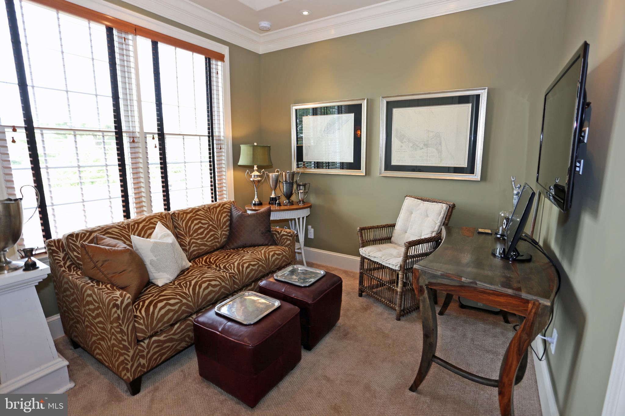 COUNTRY CLUB ESTATES - Residential