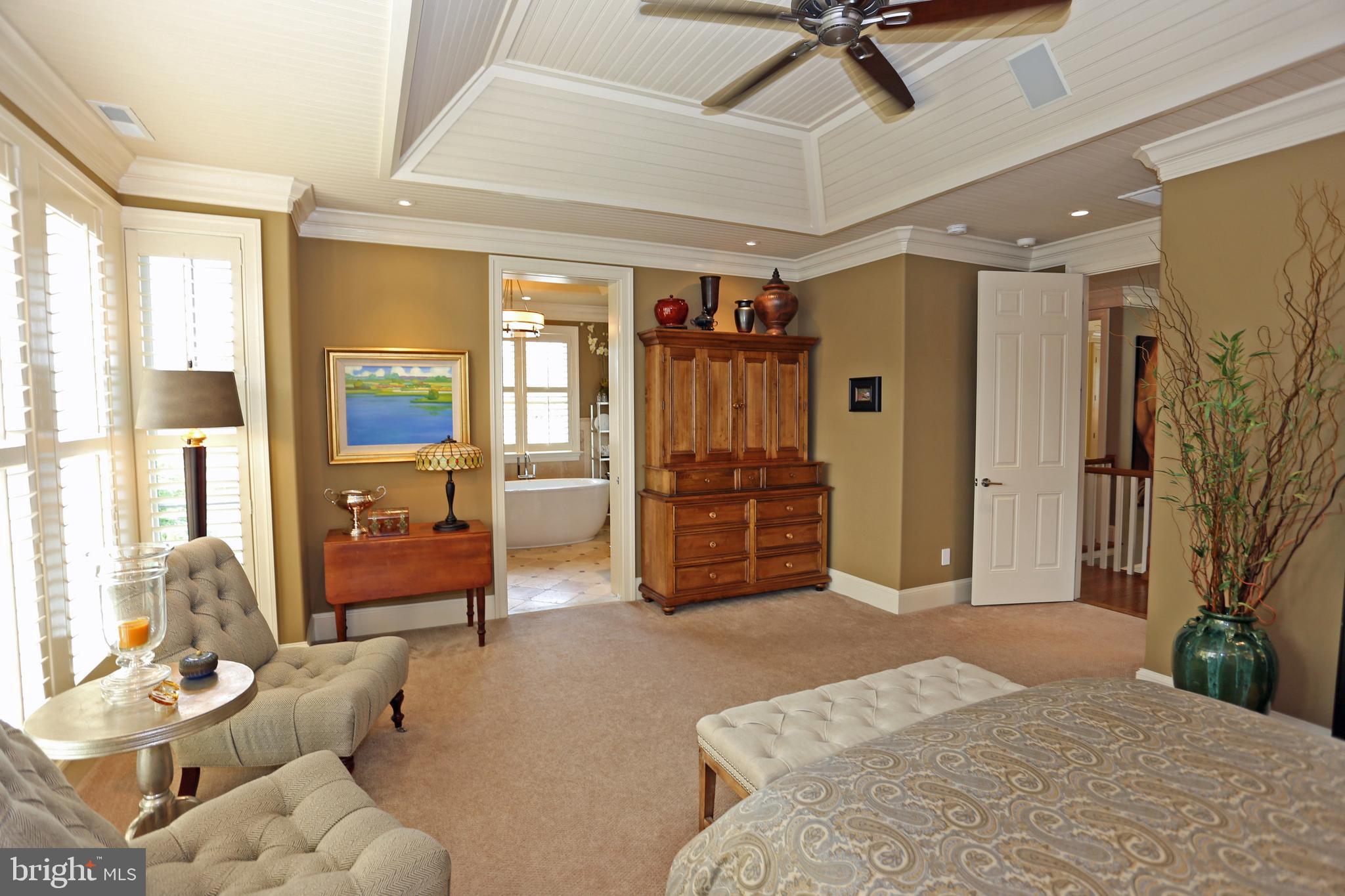 COUNTRY CLUB ESTATES - Residential