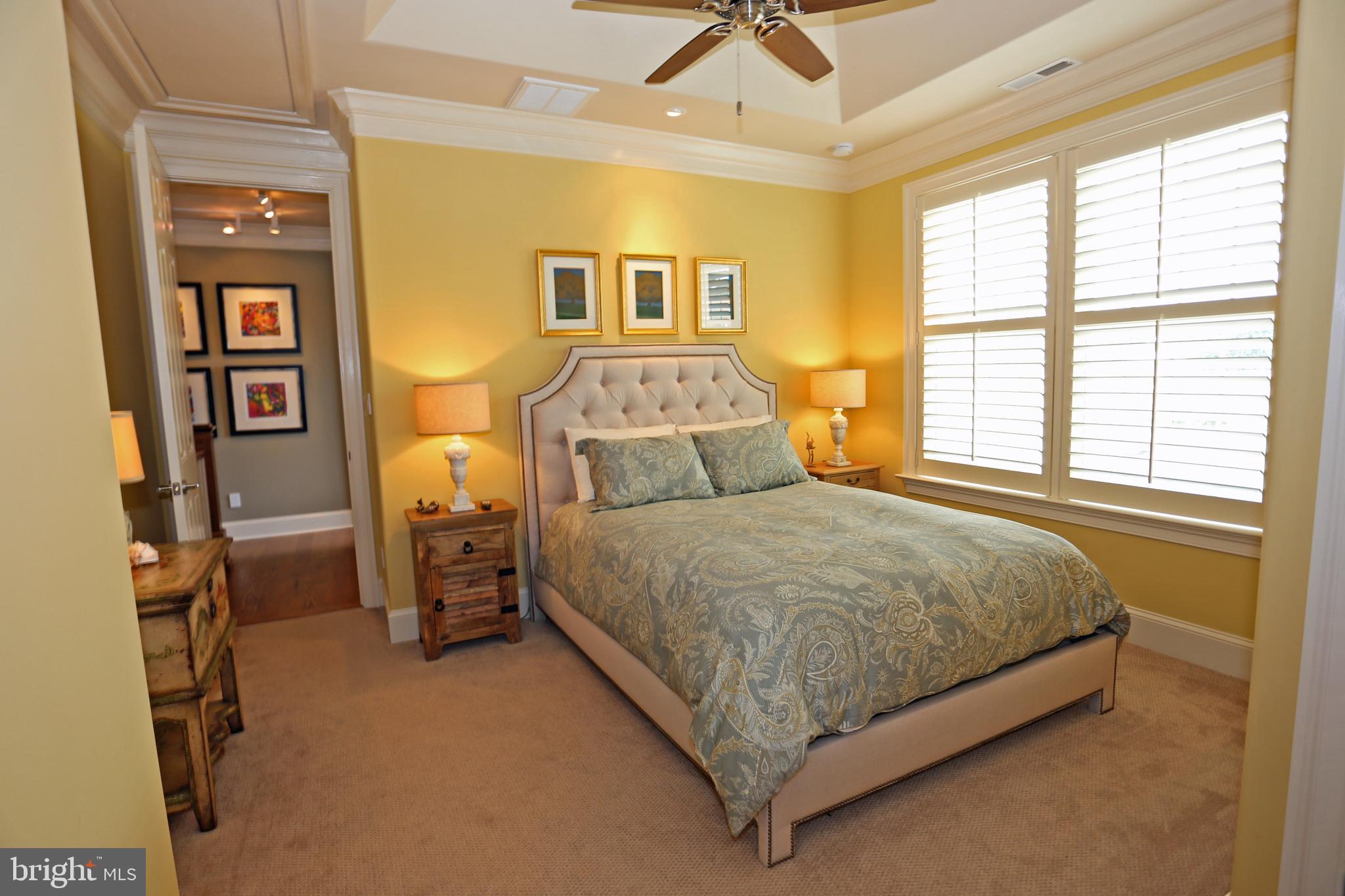 COUNTRY CLUB ESTATES - Residential