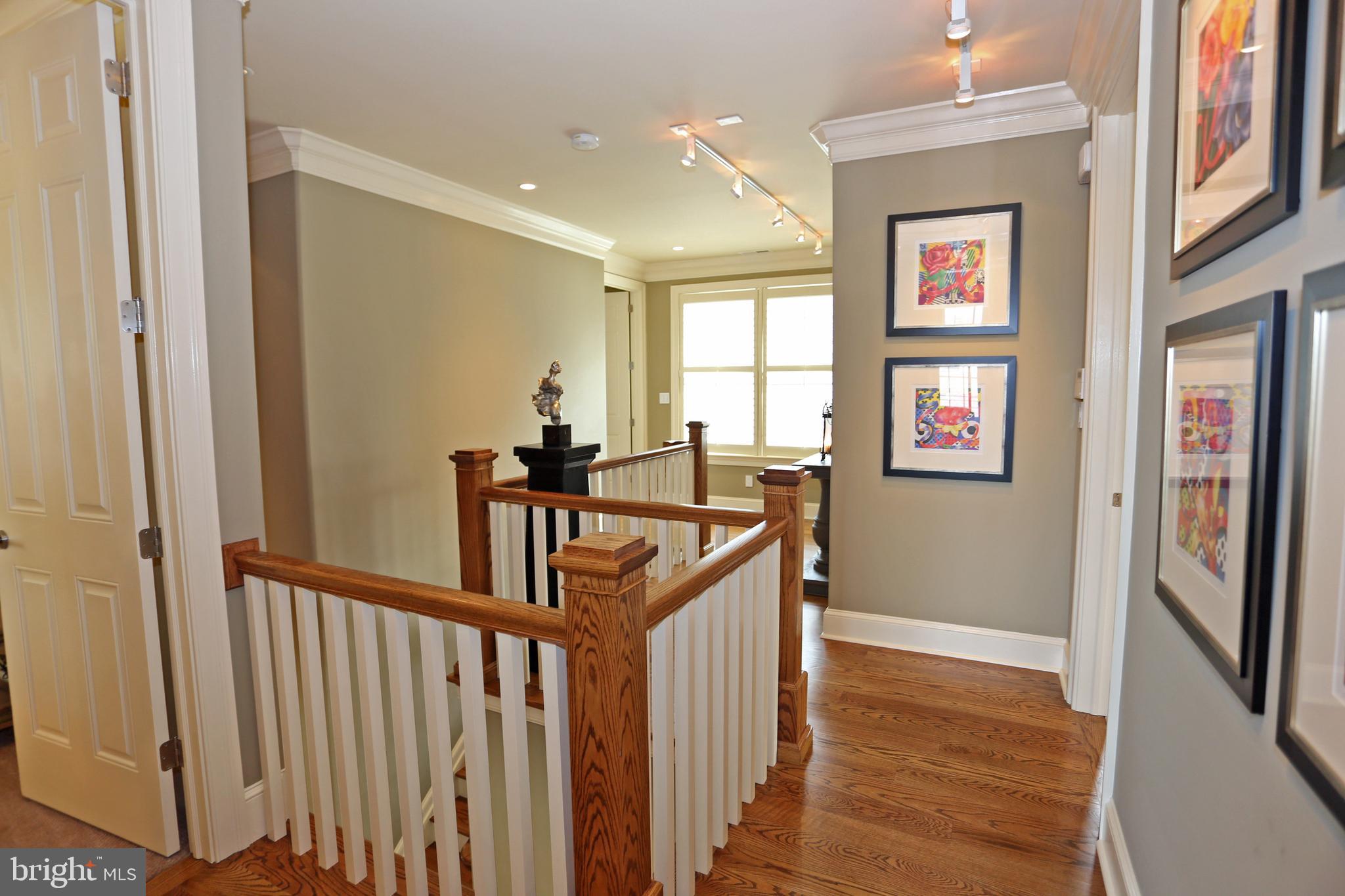 COUNTRY CLUB ESTATES - Residential