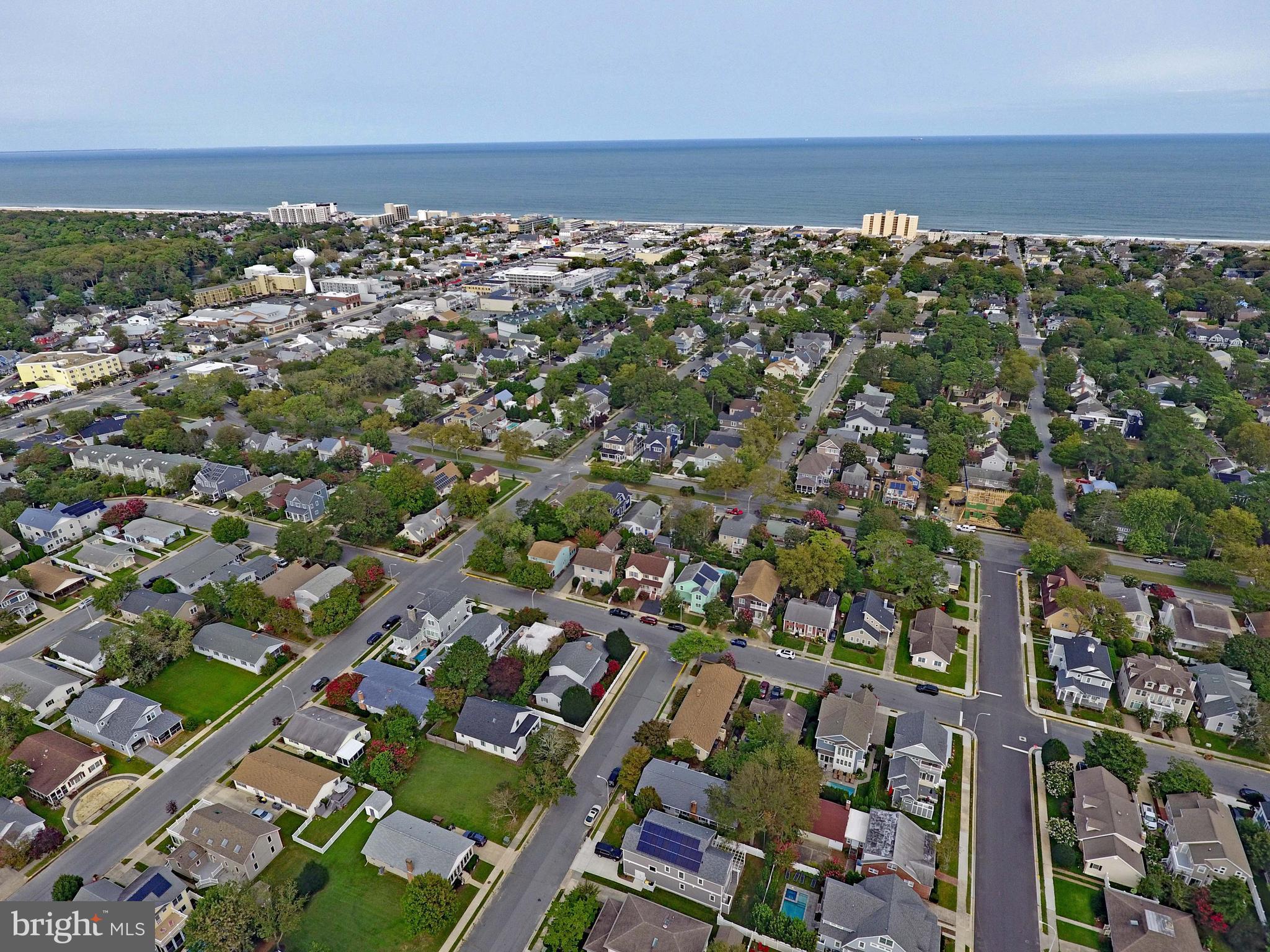 COUNTRY CLUB ESTATES - Residential