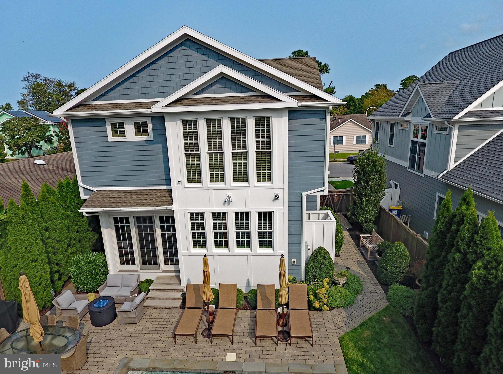 COUNTRY CLUB ESTATES - Residential