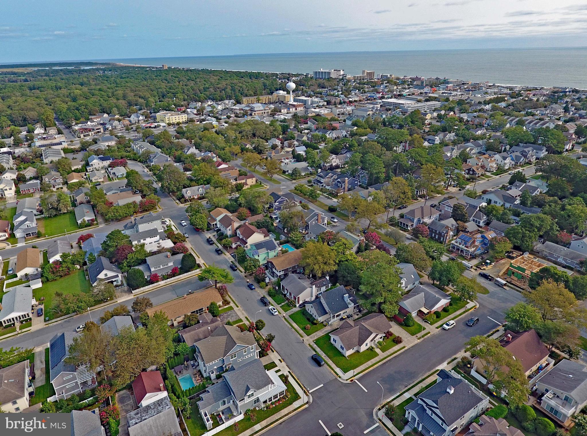 COUNTRY CLUB ESTATES - Residential