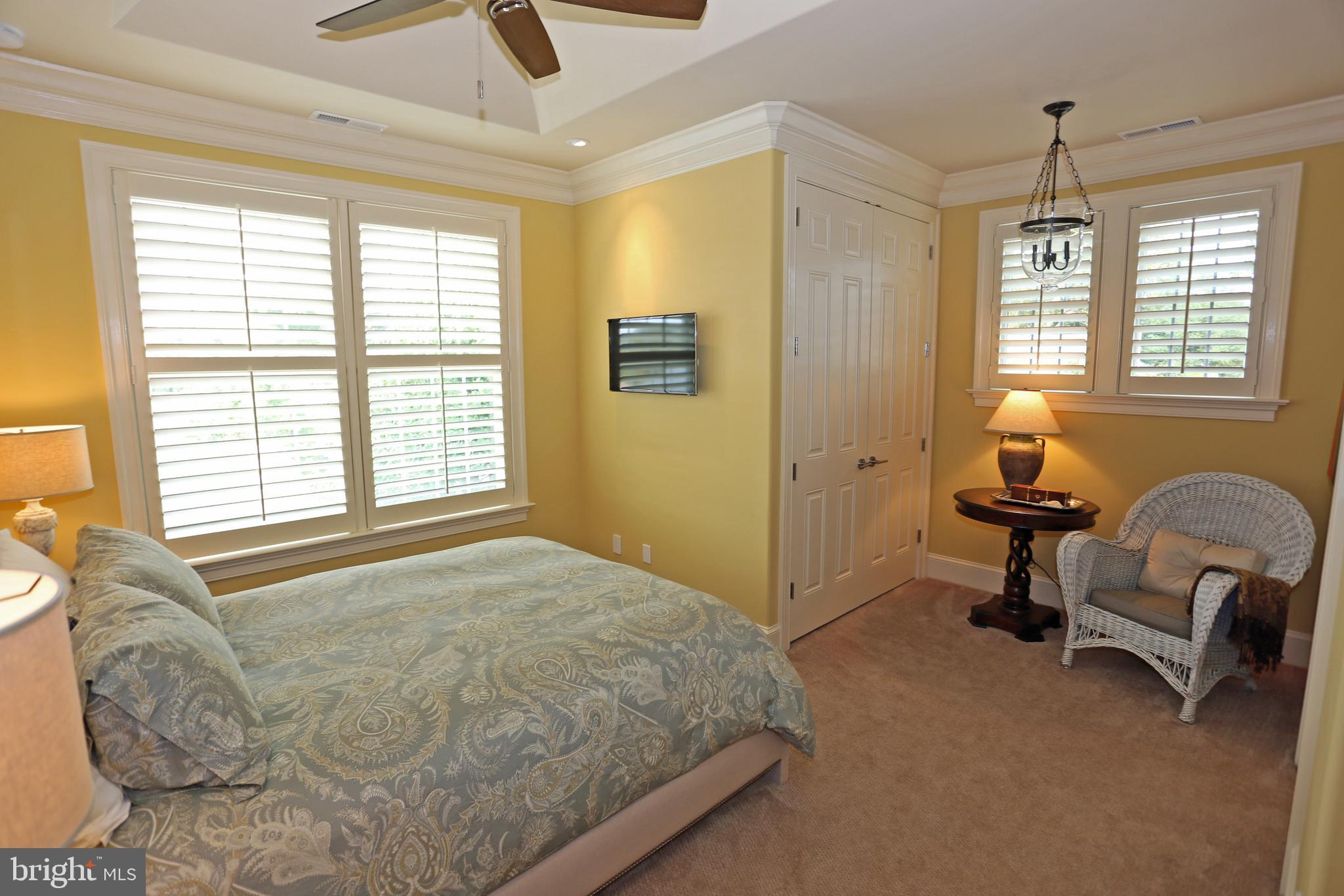 COUNTRY CLUB ESTATES - Residential