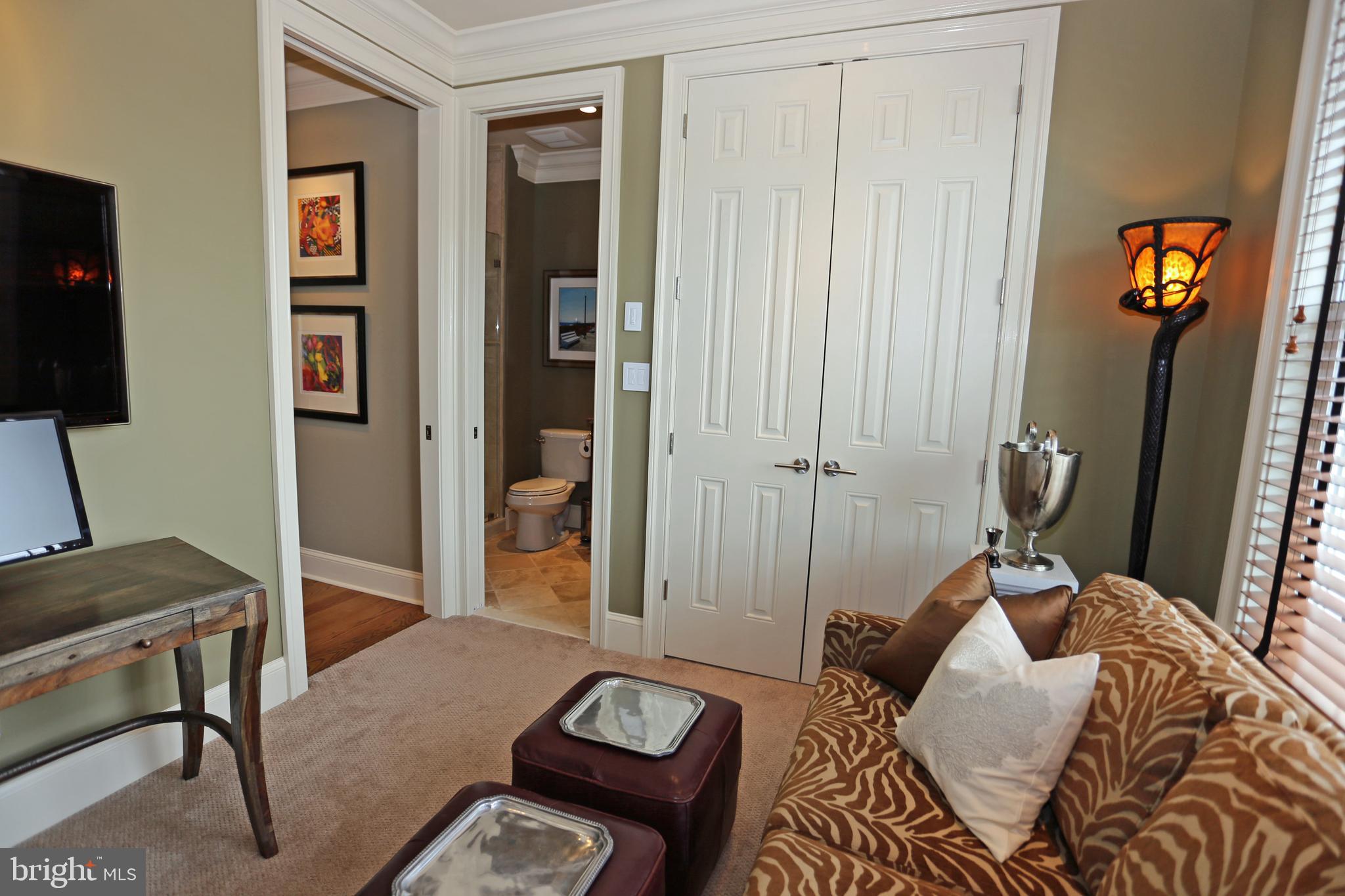 COUNTRY CLUB ESTATES - Residential