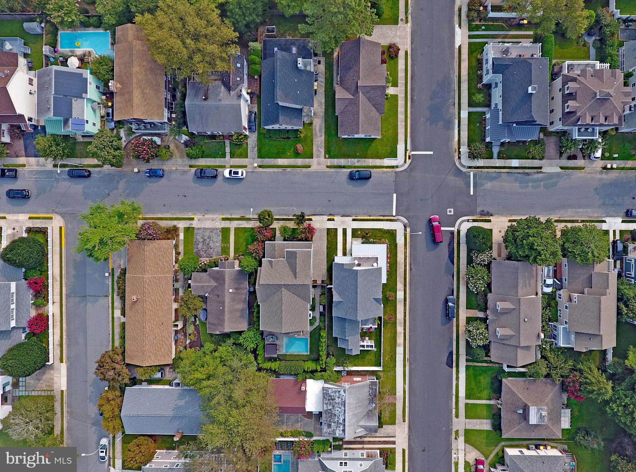 COUNTRY CLUB ESTATES - Residential